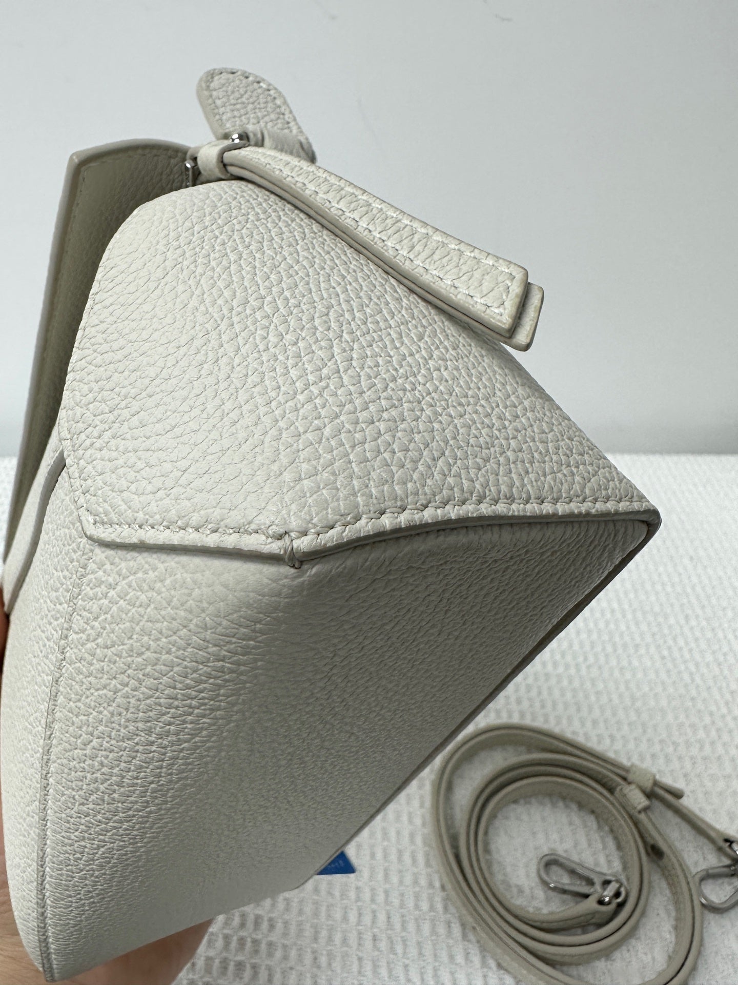 Loewe - Puzzle - Leather - White - (mini)