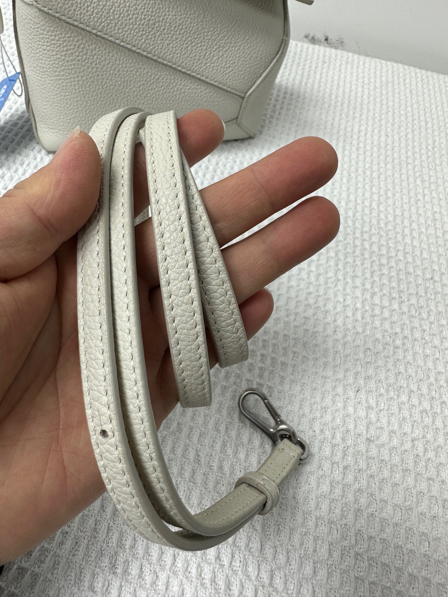 Loewe - Puzzle - Leather - White - (mini)