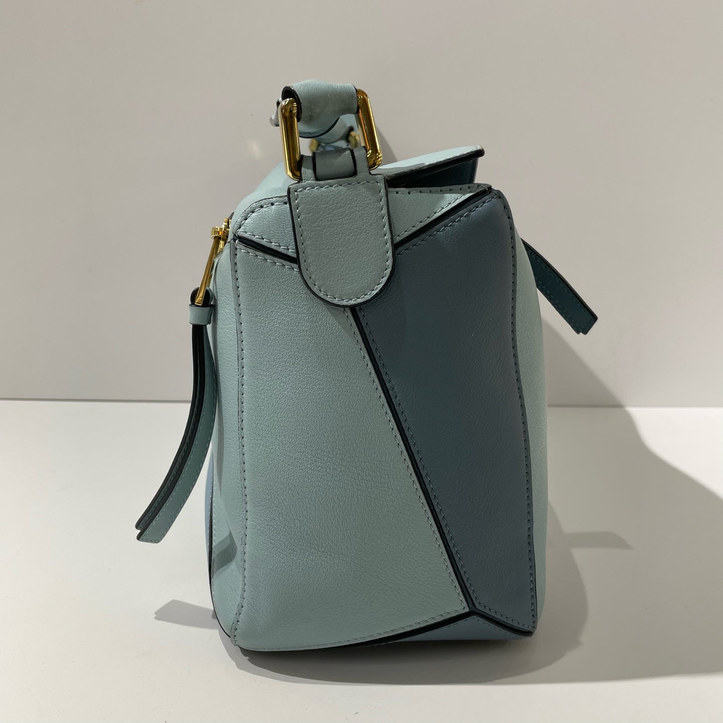 Loewe - Puzzle Medium Bag - Grained calfskin leather - Multicolour blue with gold-tone hardware - (medium)
