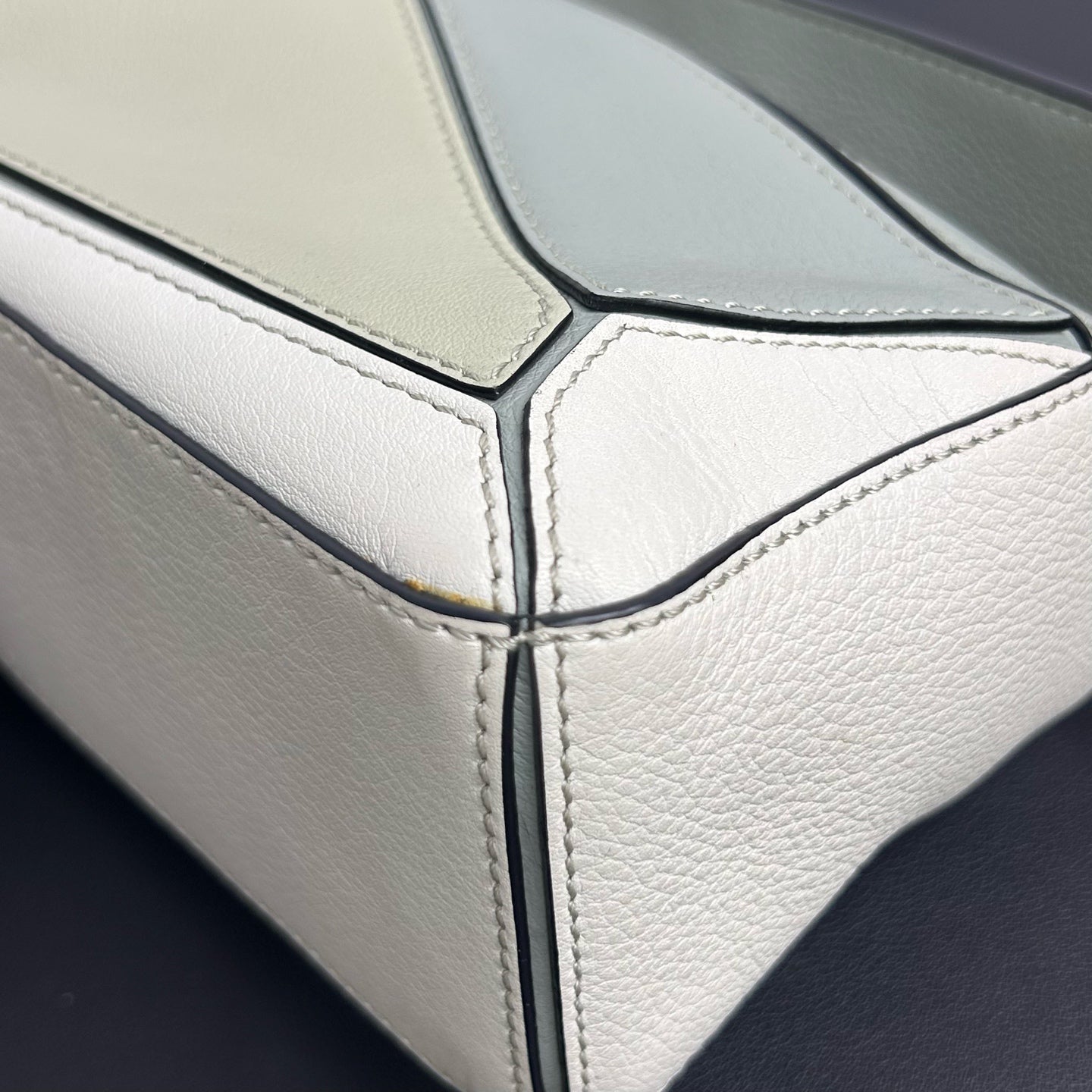 Loewe - Puzzle Mini Bag - Pebbled calfskin leather - Multicolour - (mini)