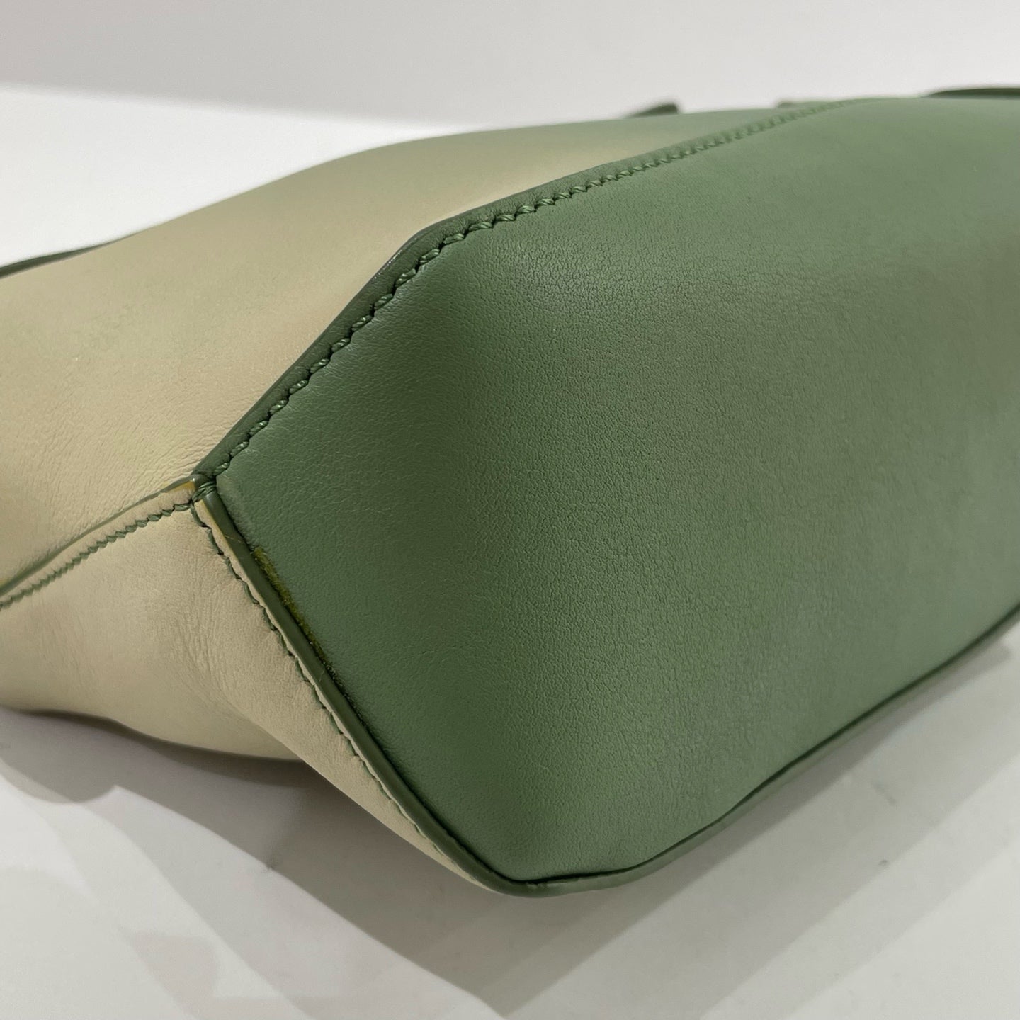 Loewe - Puzzle Mini - Calfskin leather - Oatmeal and Olive Green color-block gradient with gold-tone hardware - (mini)