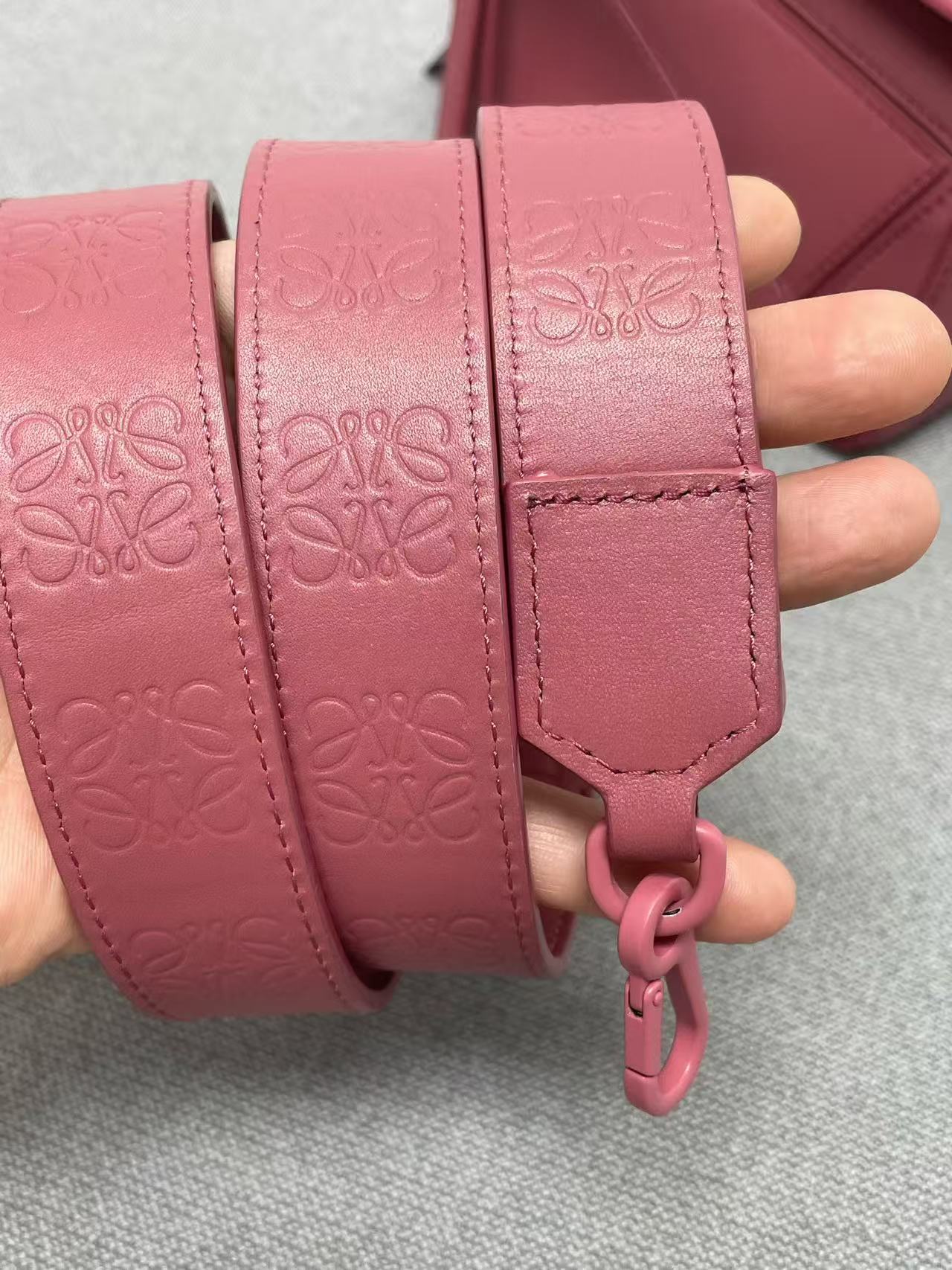 Loewe - Puzzle Mini - Calfskin leather - Pink with Tonal Hardware - (mini)
