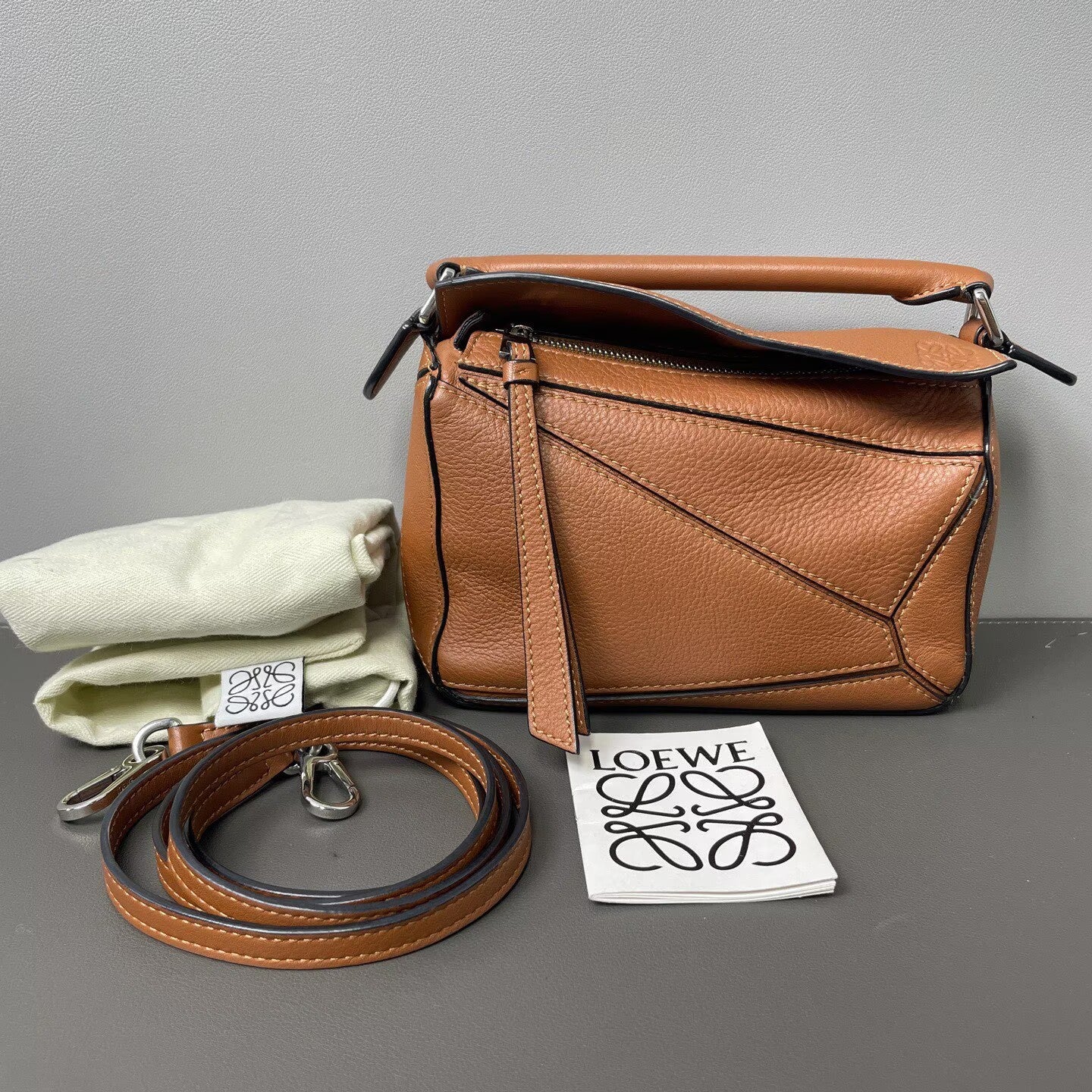 Loewe - Puzzle Mini - Grained calfskin leather - Caramel - (mini)