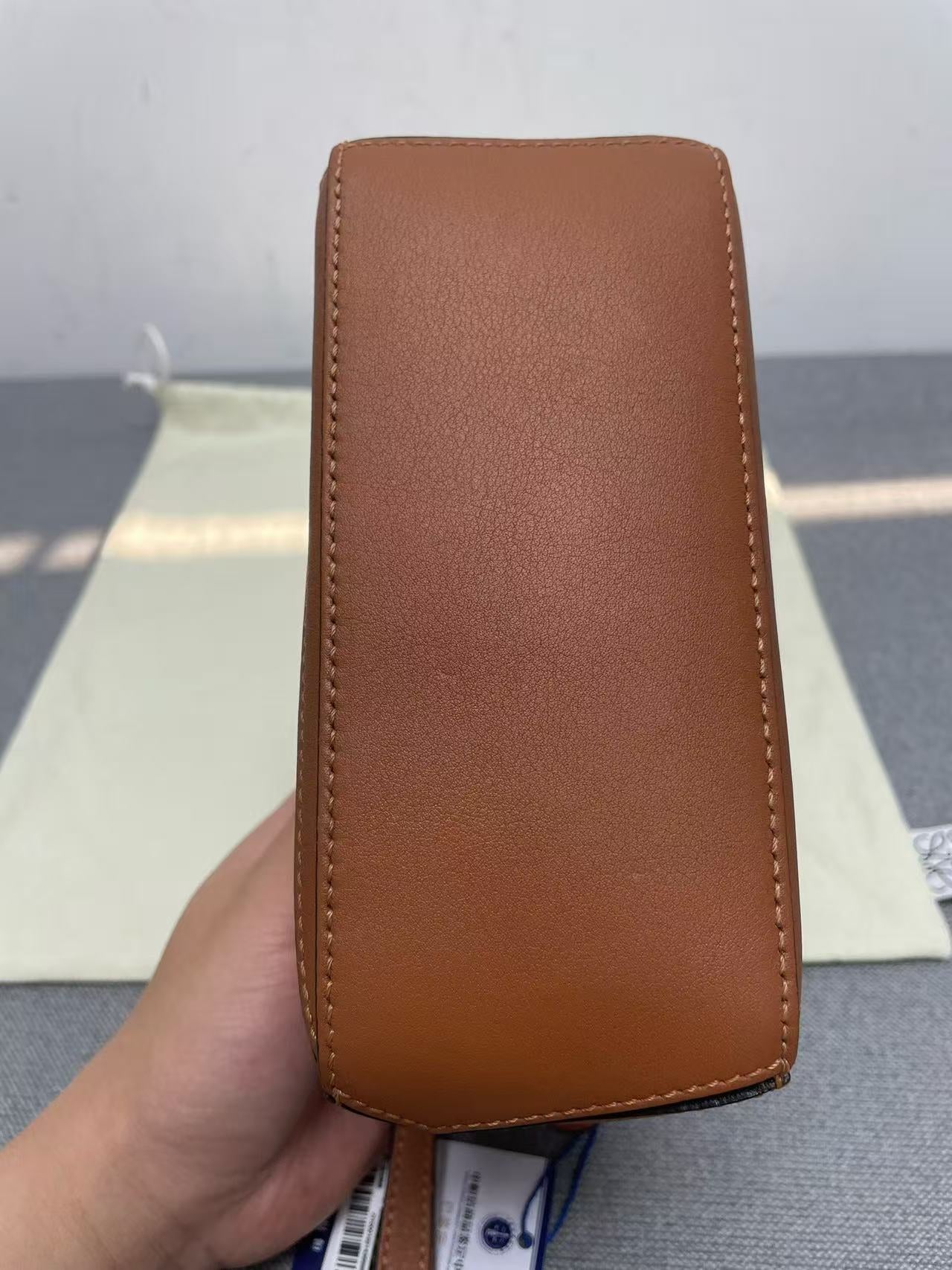 Loewe - Puzzle Mini - Grained calfskin leather - Caramel - (mini)