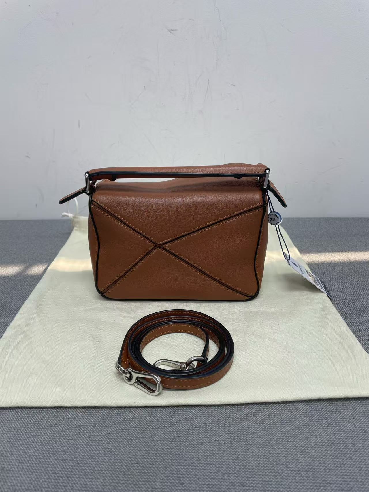 Loewe - Puzzle Mini - Grained calfskin leather - Caramel - (mini)