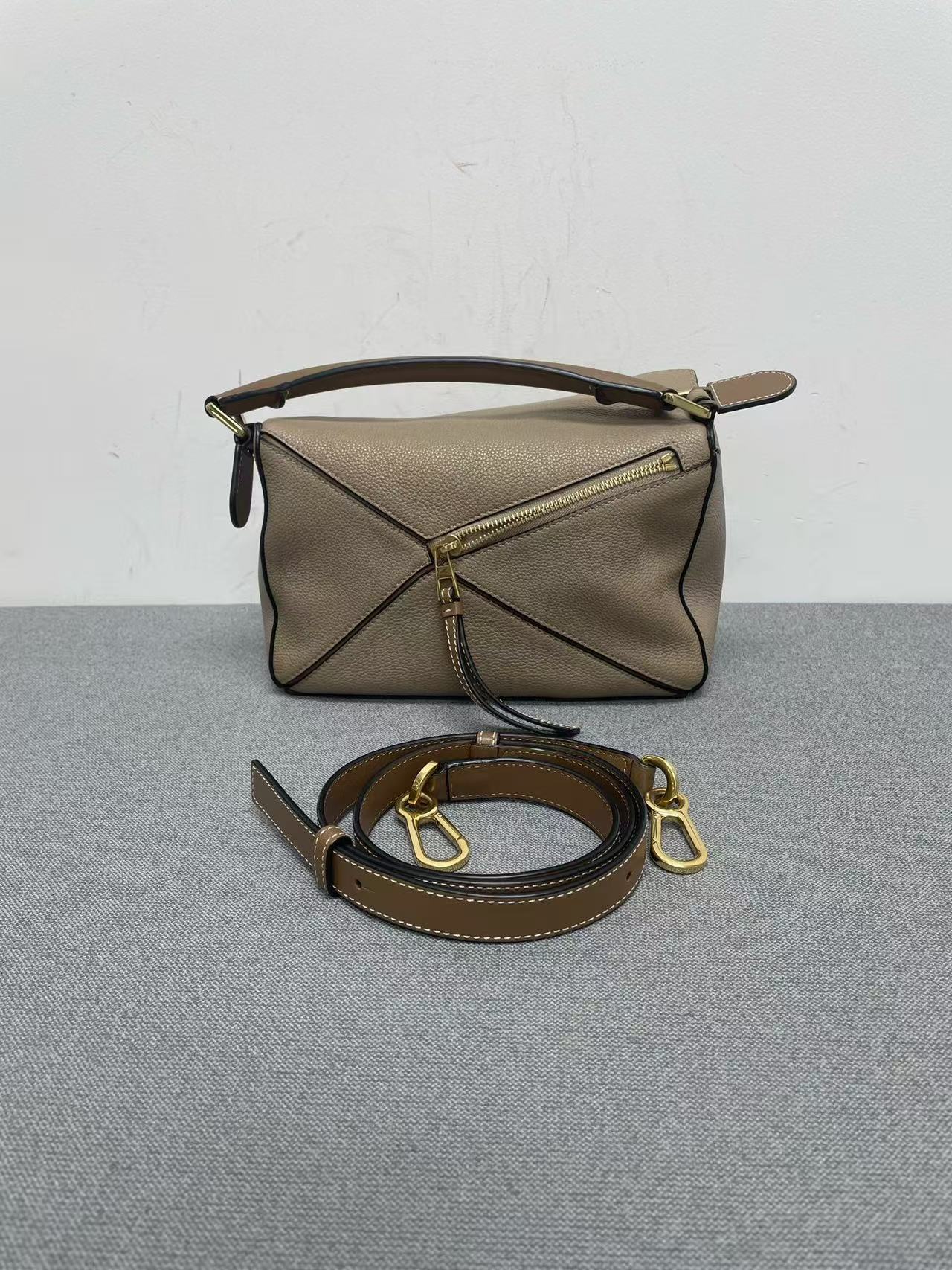 Loewe - Puzzle Small - Grained calfskin leather - Beige with Brown Accents - (small)