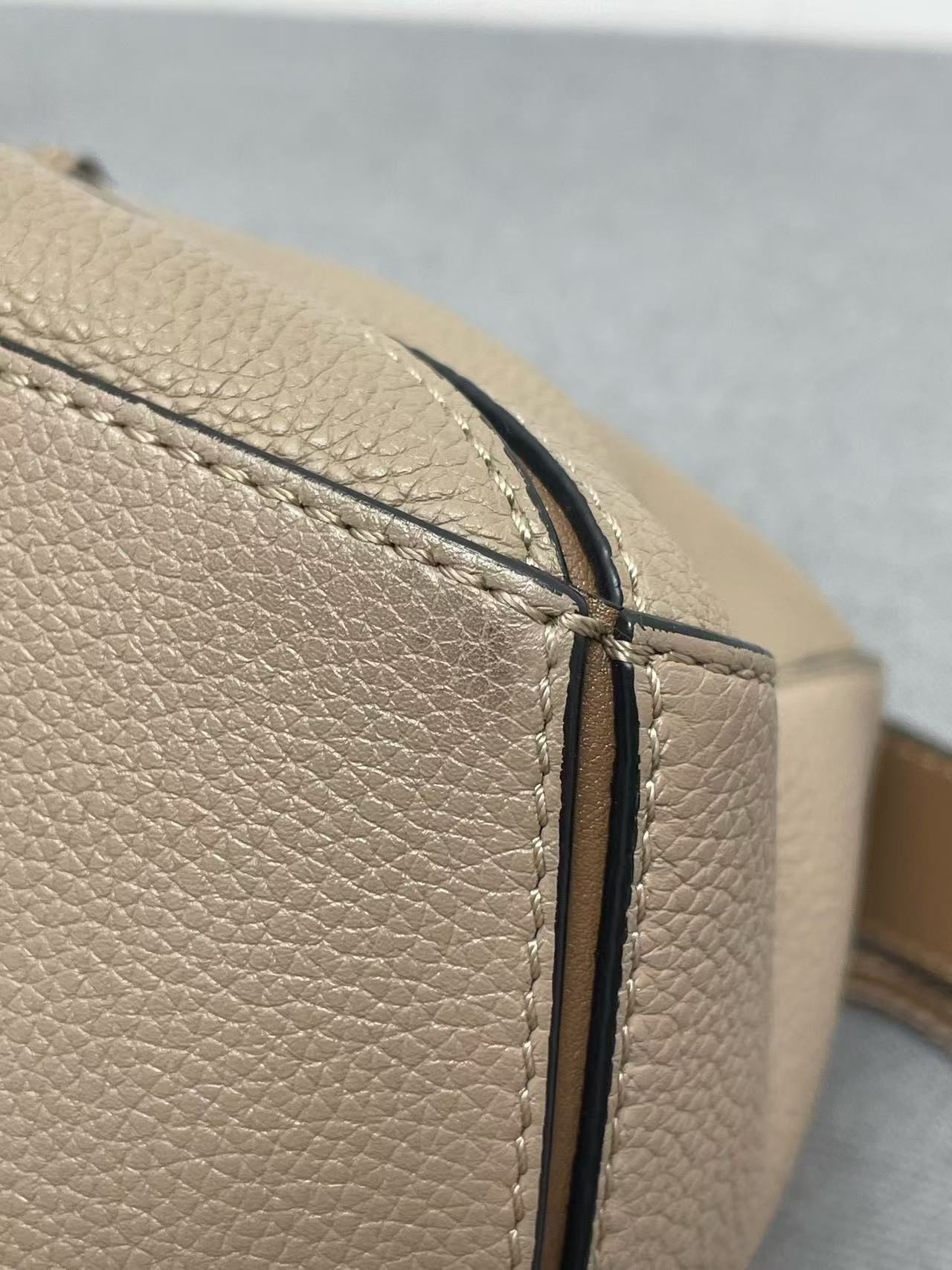 Loewe - Puzzle Small - Grained calfskin leather - Beige with Brown Accents - (small)