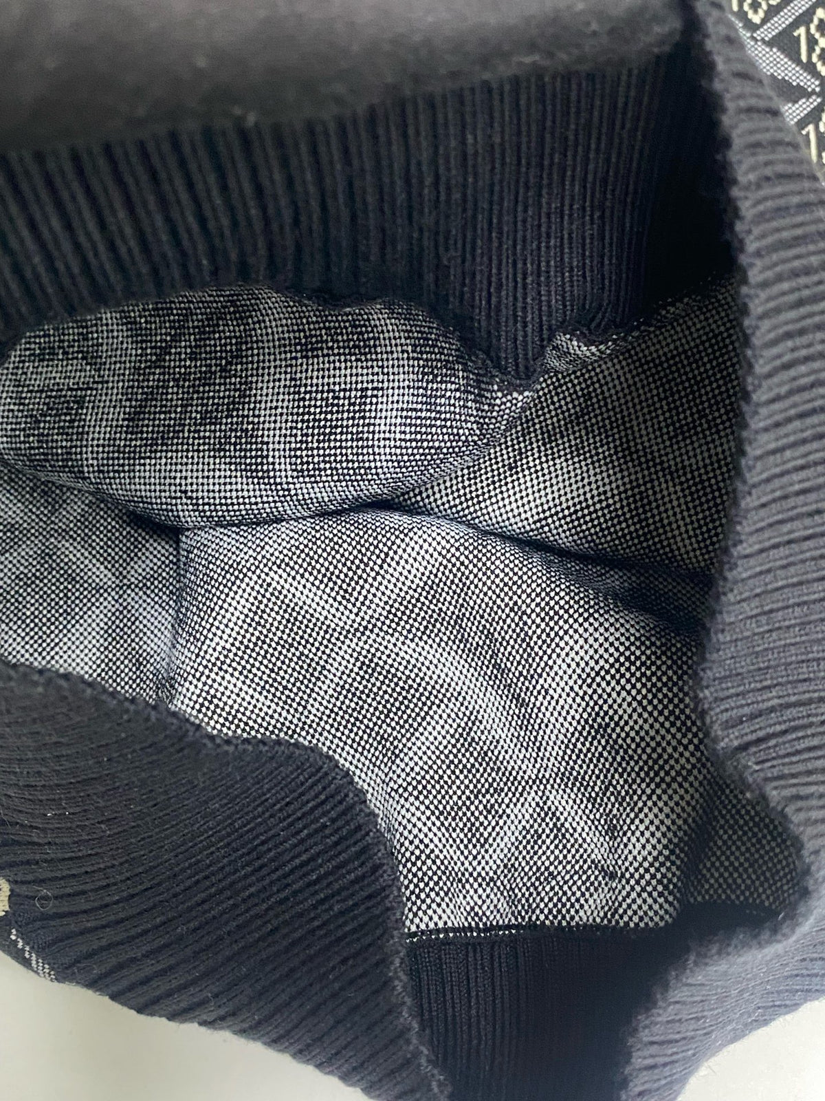 Louis Vuitton - 1854 Jacquard Monogram V-neck - Wool - Multicolour - (M)