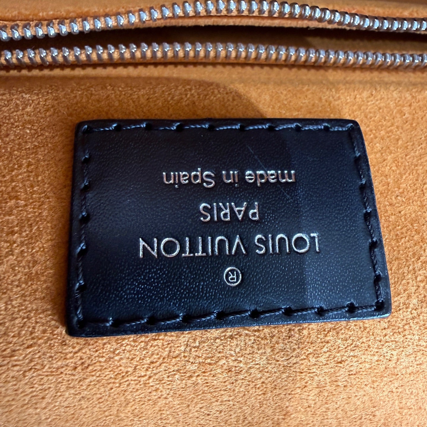 Louis Vuitton -  - Leather - Black