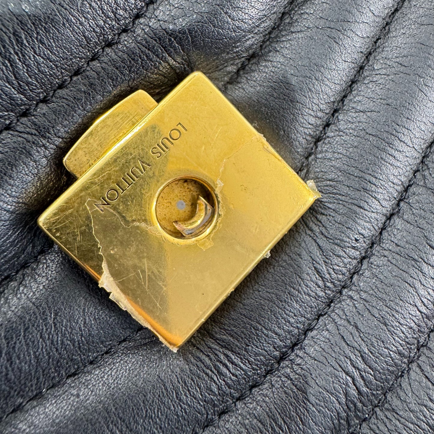 Louis Vuitton -  - Leather - Black