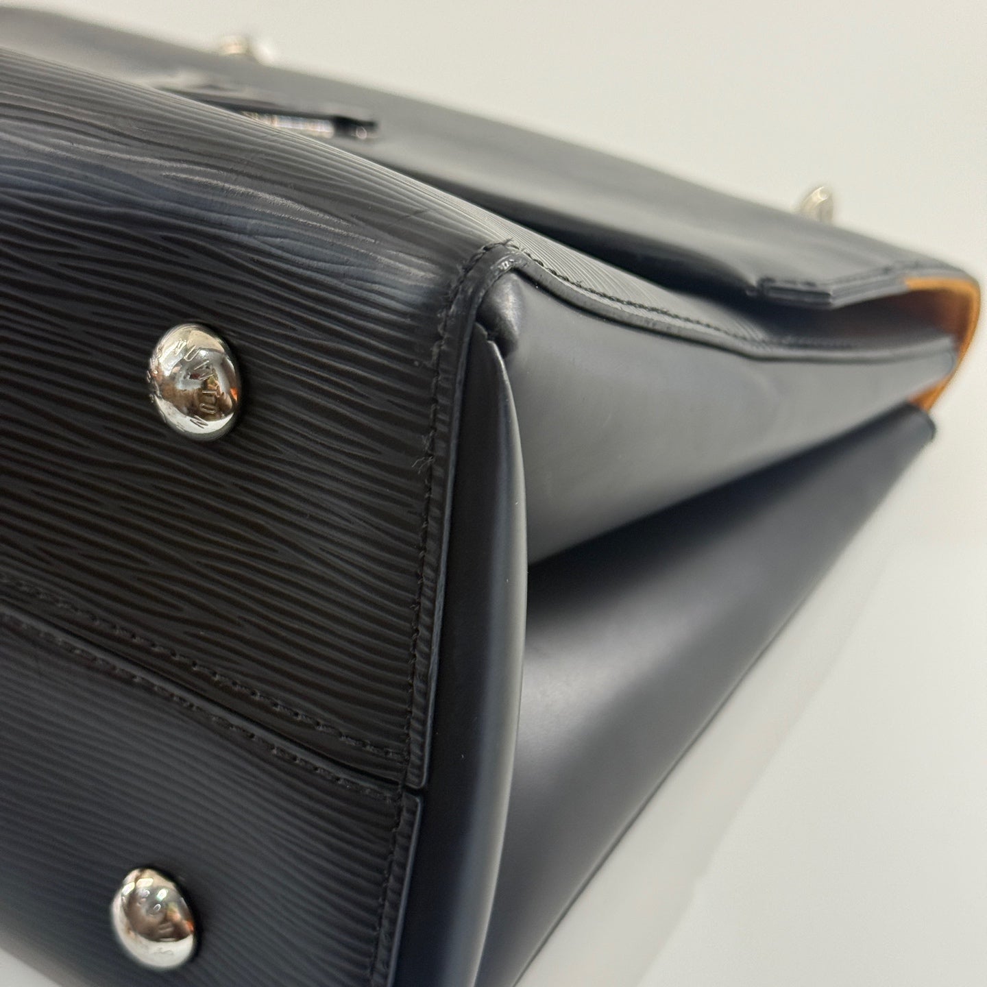 Louis Vuitton -  - Leather - Black