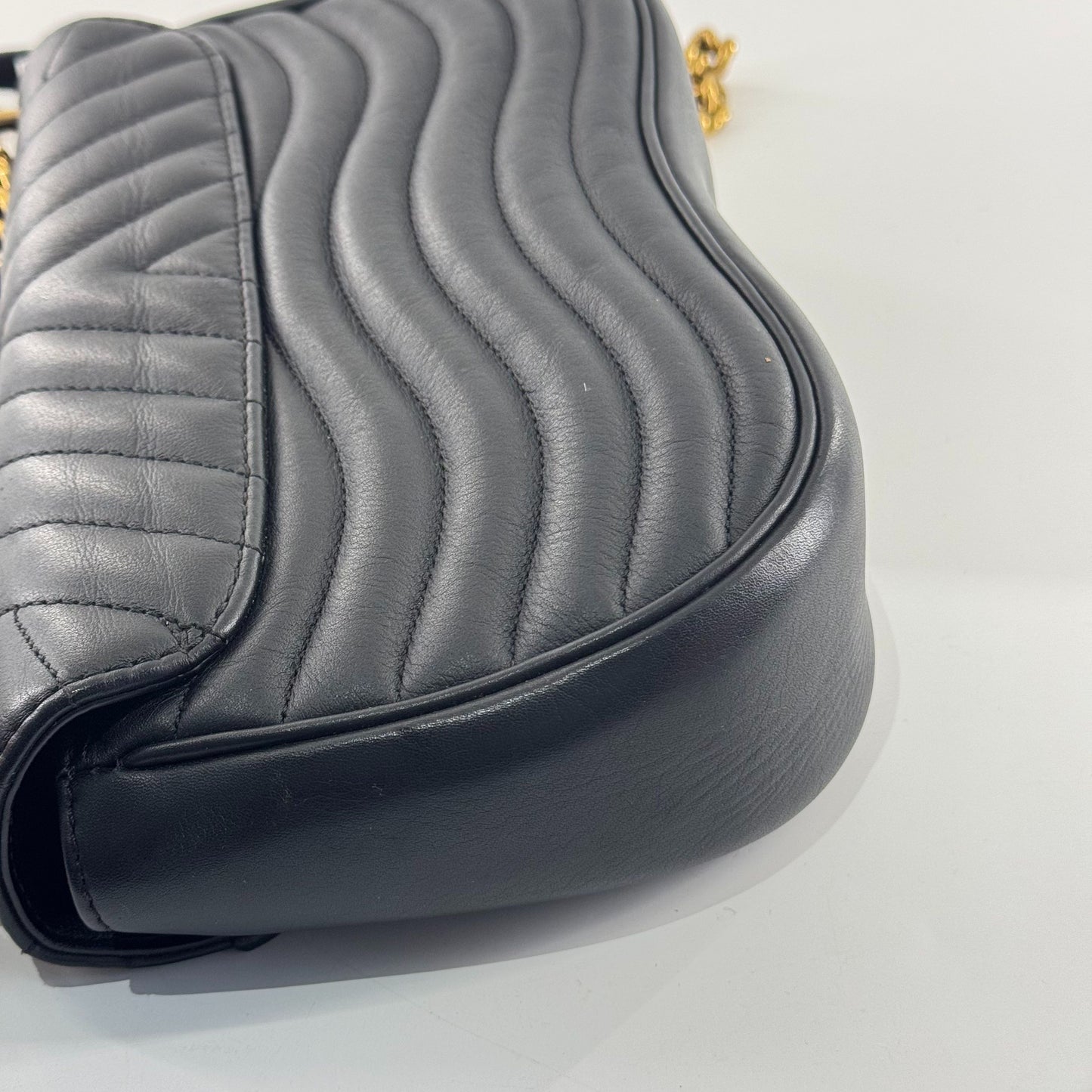 Louis Vuitton -  - Leather - Black