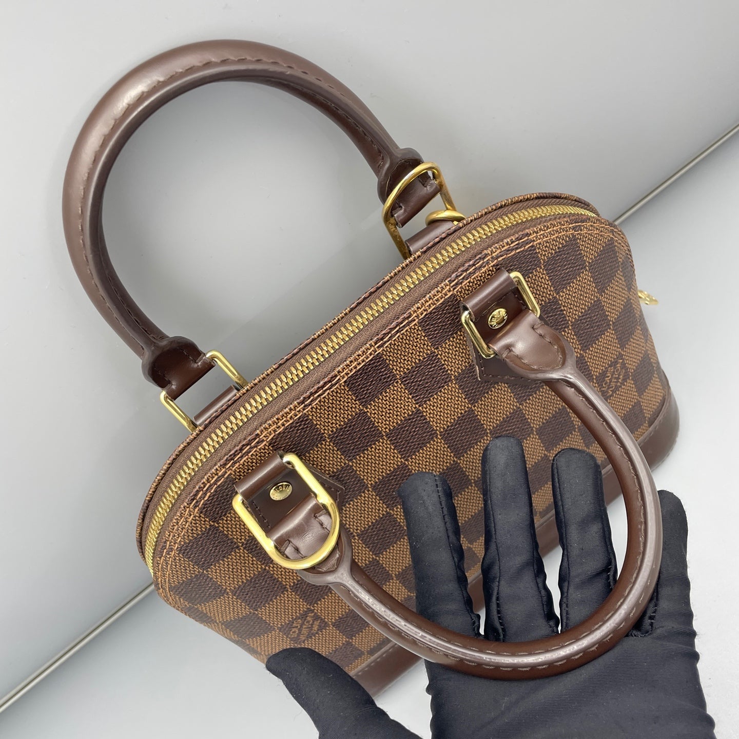 Louis Vuitton - Alma BB - Damier Ebène coated canvas with smooth leather trim - Brown - (mini)