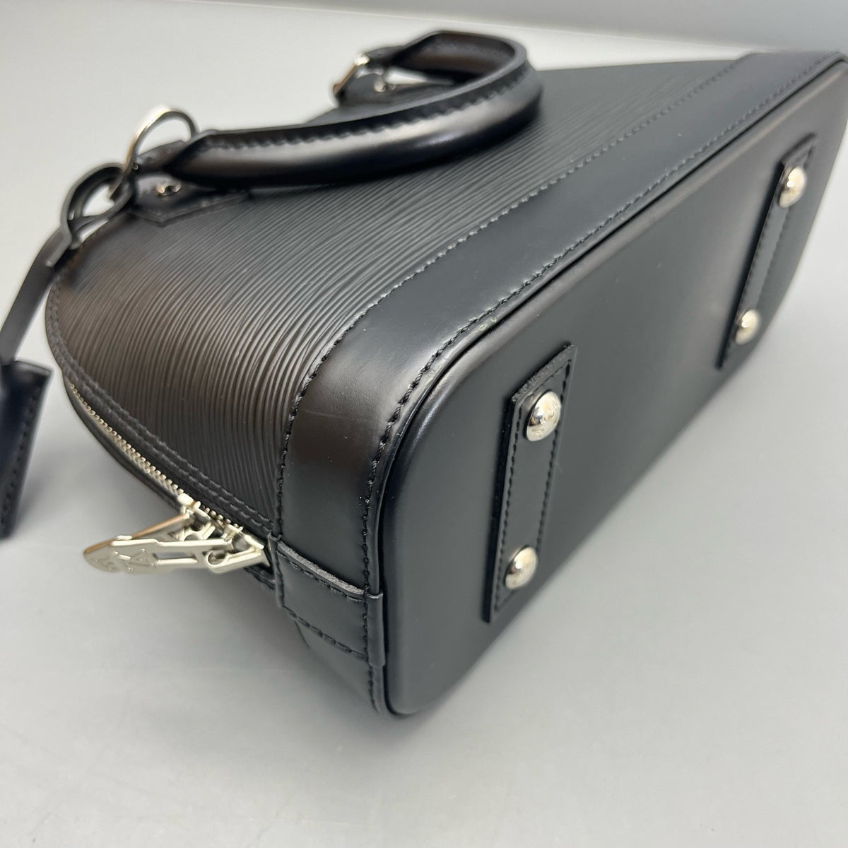 Louis Vuitton - Alma BB - Leather - Black - (mini)