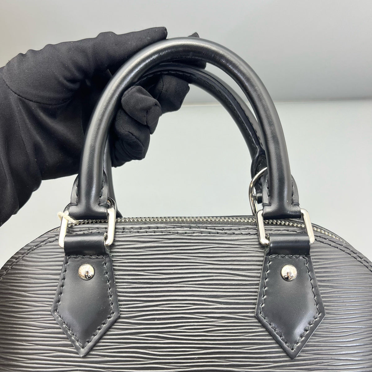 Louis Vuitton - Alma BB - Leather - Black - (mini)