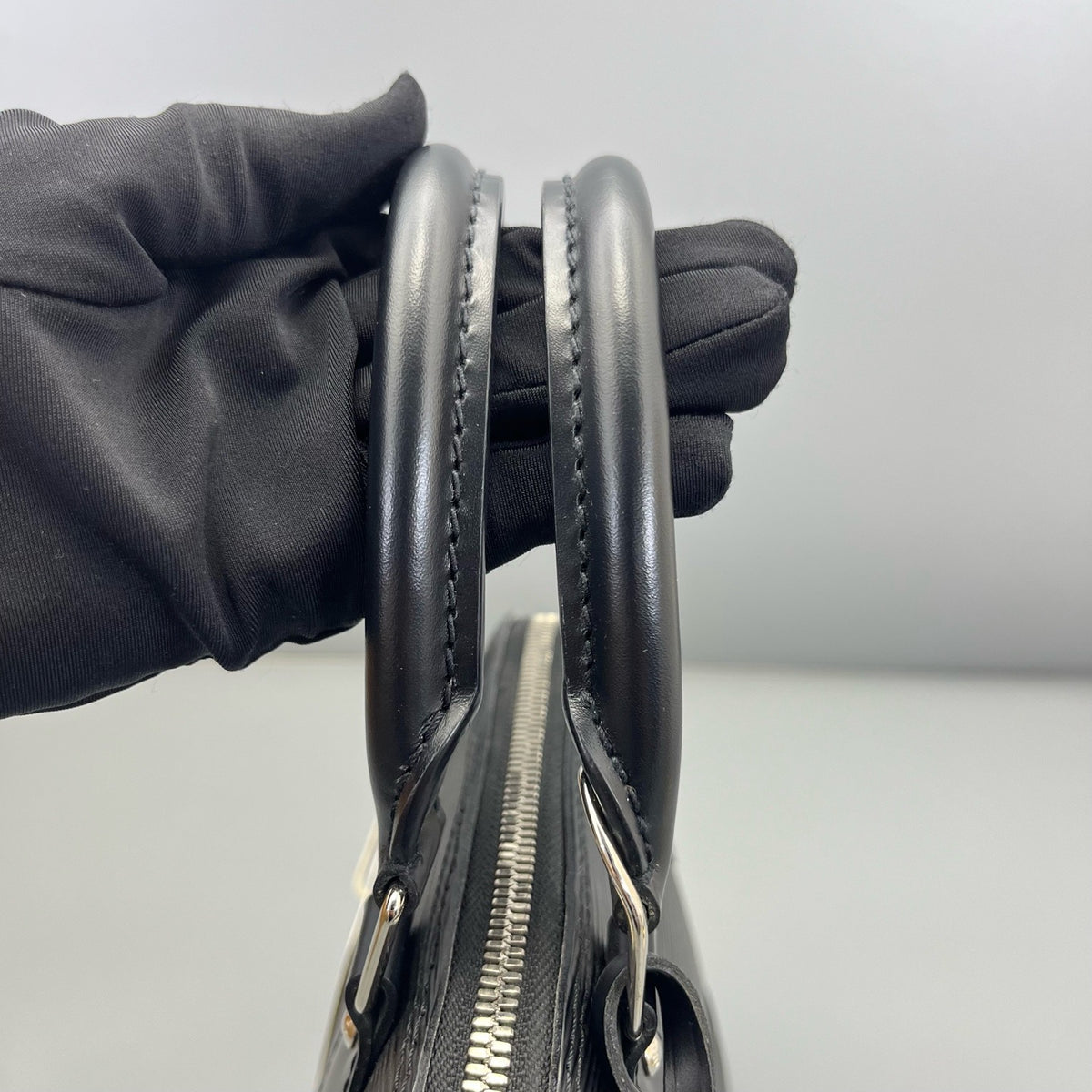 Louis Vuitton - Alma BB - Leather - Black - (mini)