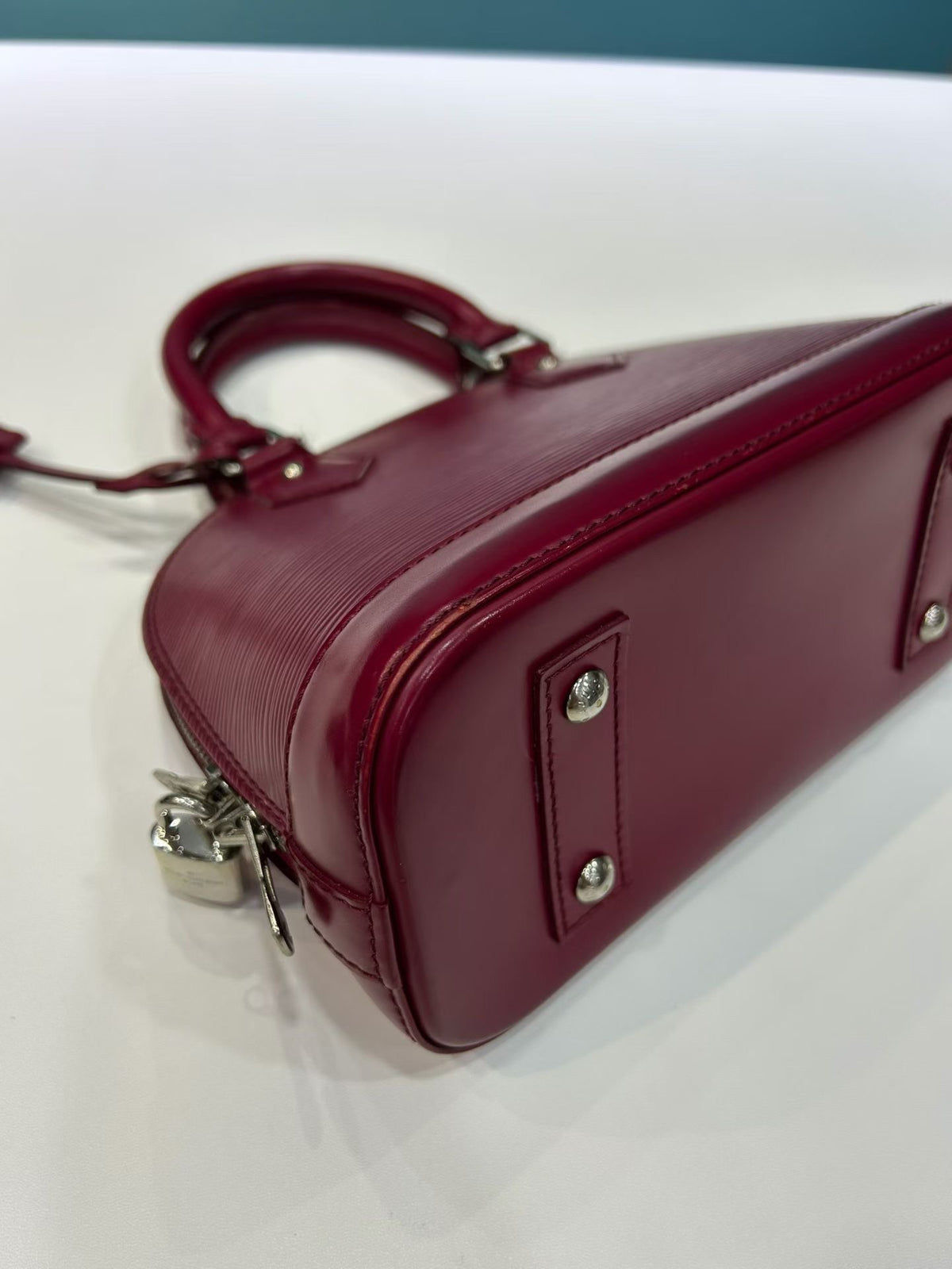 Louis Vuitton - Alma BB - Leather - Burgundy - (mini)