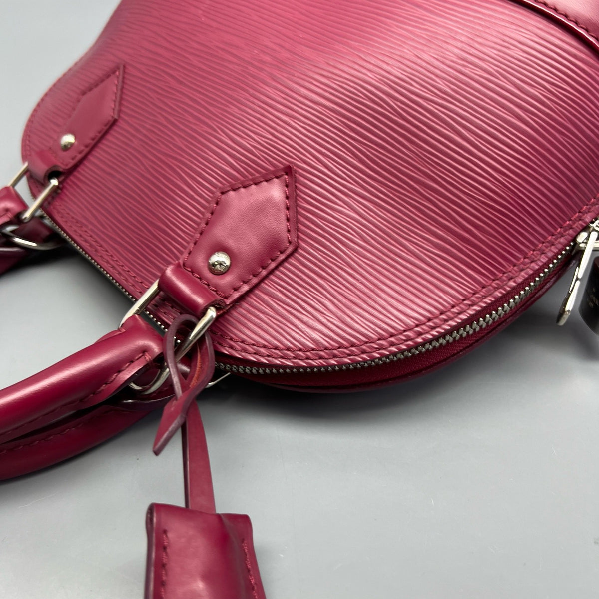 Louis Vuitton - Alma BB - Leather - Burgundy - (small)