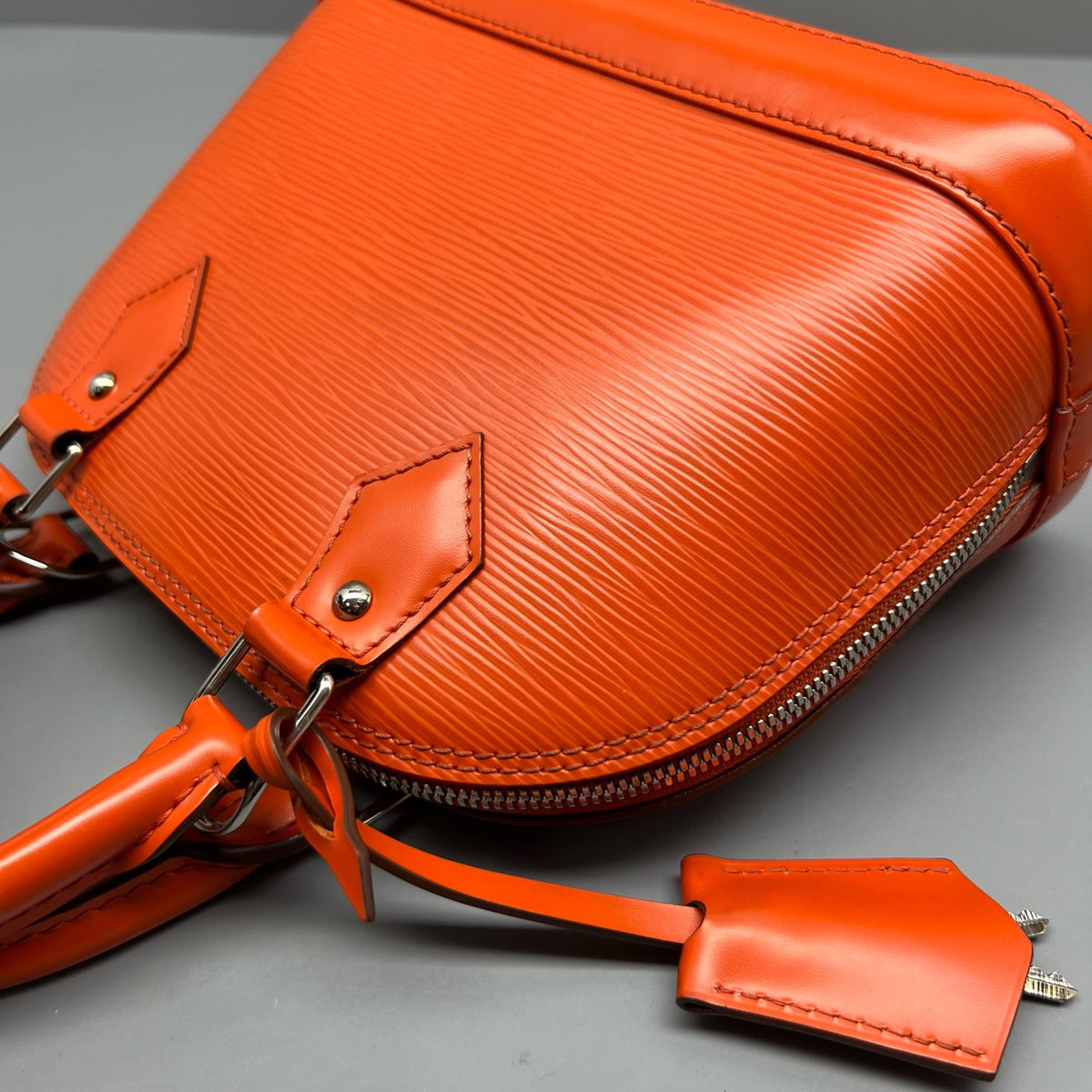 Louis Vuitton - Alma BB - Leather - Orange - (small)