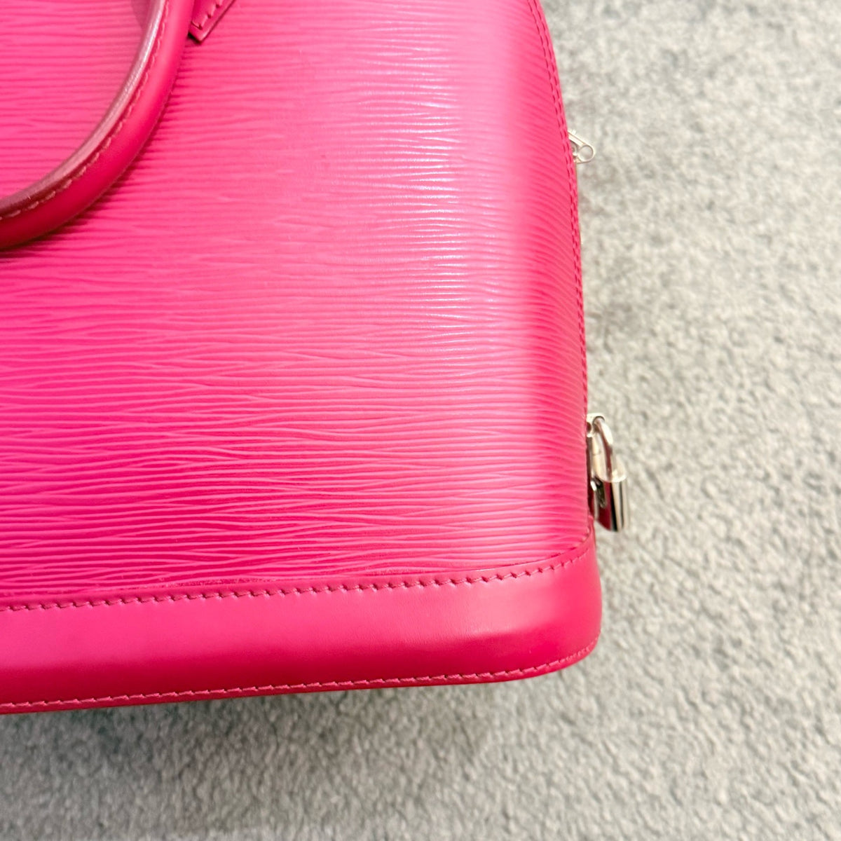 Louis Vuitton - Alma BB - Leather - Pink - (medium)