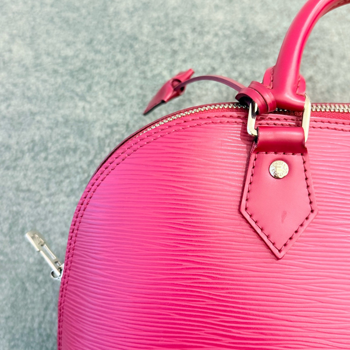 Louis Vuitton - Alma BB - Leather - Pink - (medium)