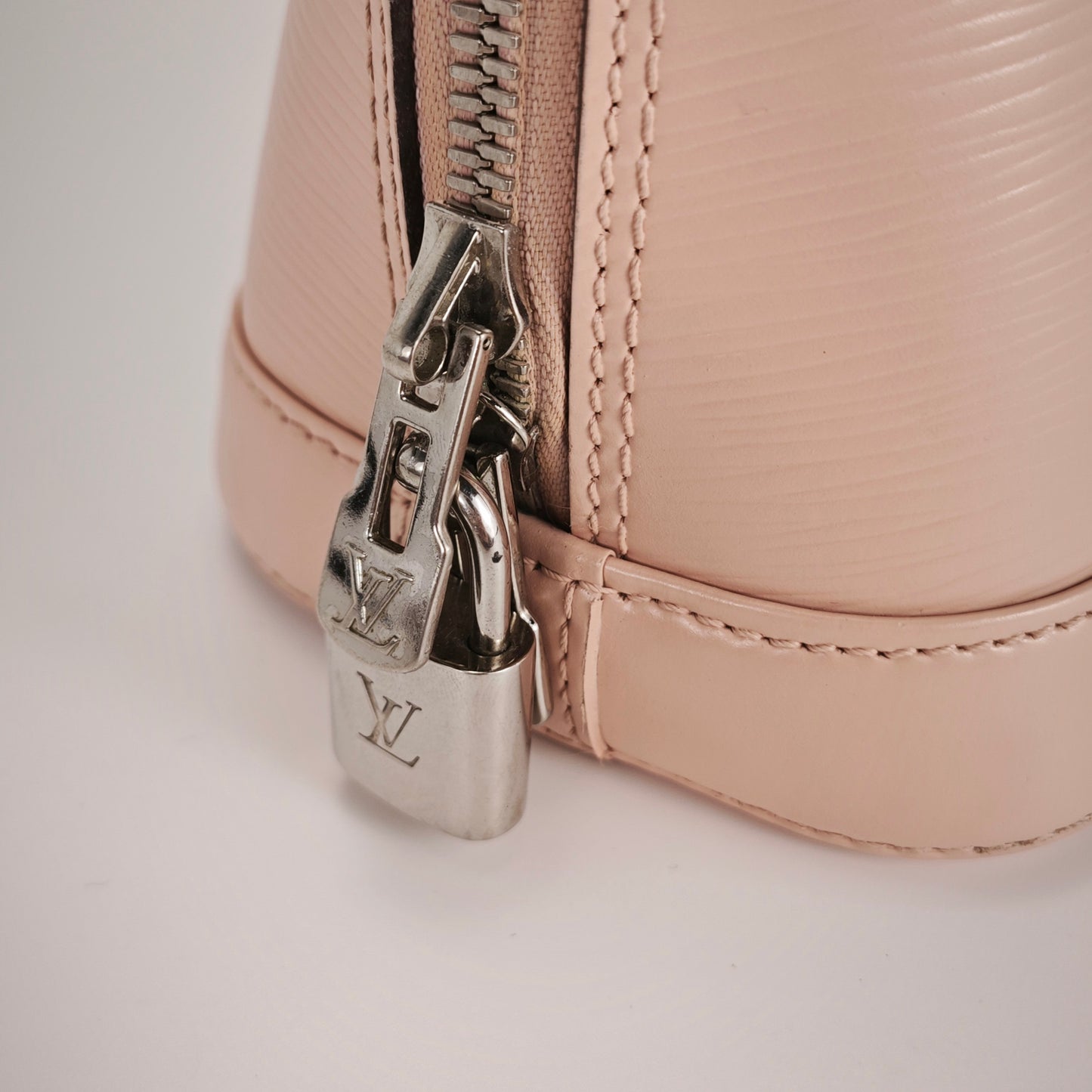 Louis Vuitton - Alma BB - Leather - Pink - (small)