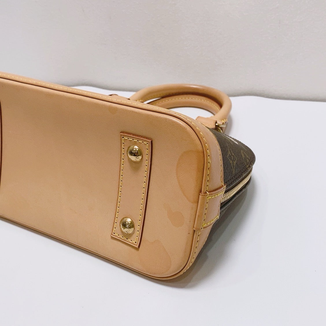 Louis Vuitton - Alma BB Love Lock - Leather - Brown - (mini)