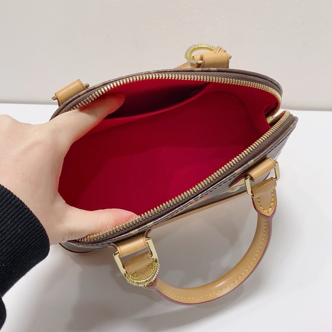 Louis Vuitton - Alma BB Love Lock - Leather - Brown - (mini)