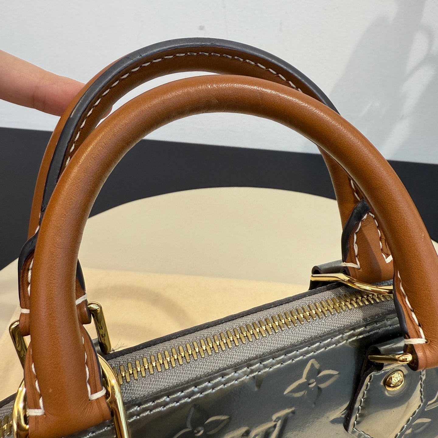 Louis Vuitton - Alma BB - Patent leather and Vachetta leather - Silver - (Mini)