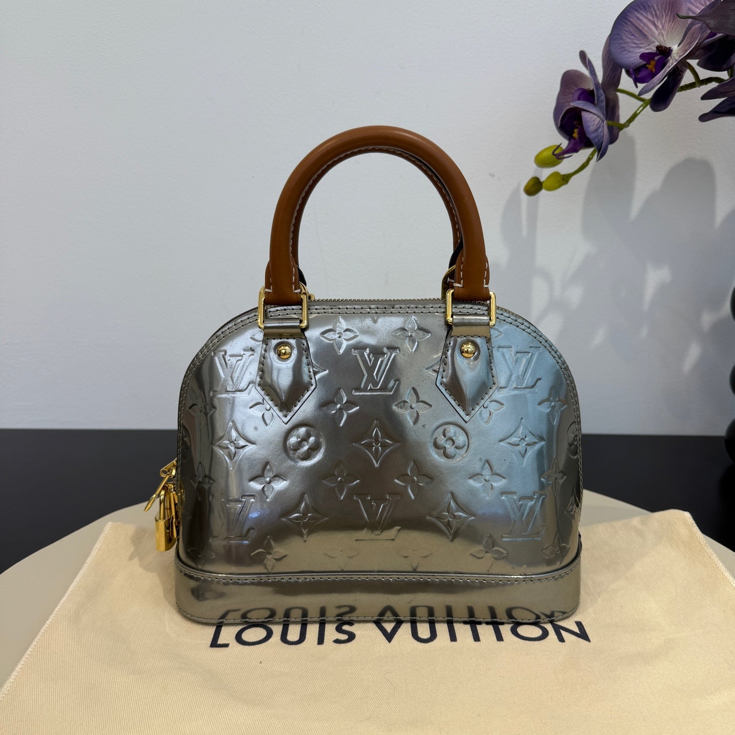 Louis Vuitton - Alma BB - Patent leather and Vachetta leather - Silver - (Mini)