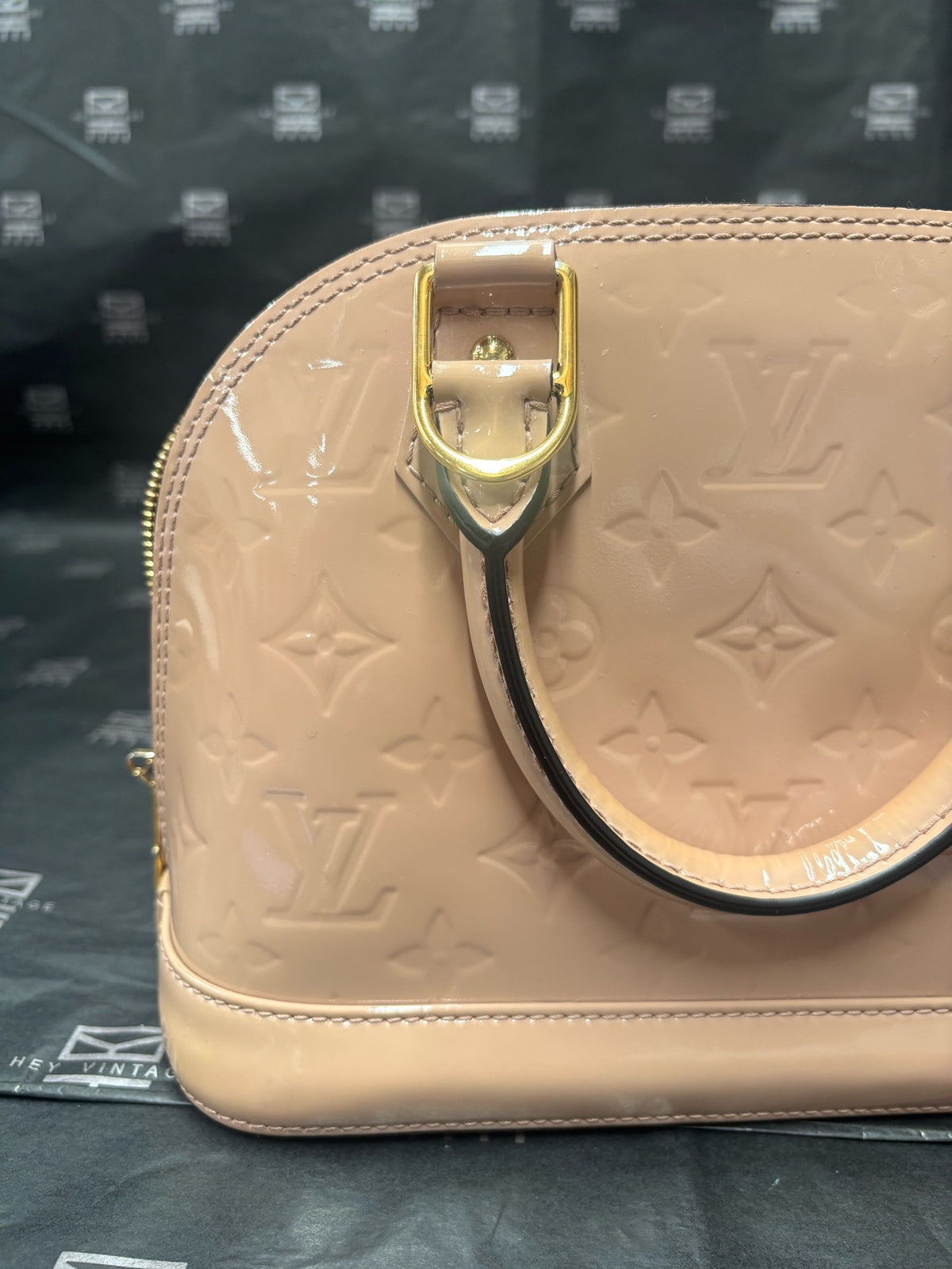 Louis Vuitton - Alma BB - Patent leather - Beige - (mini)