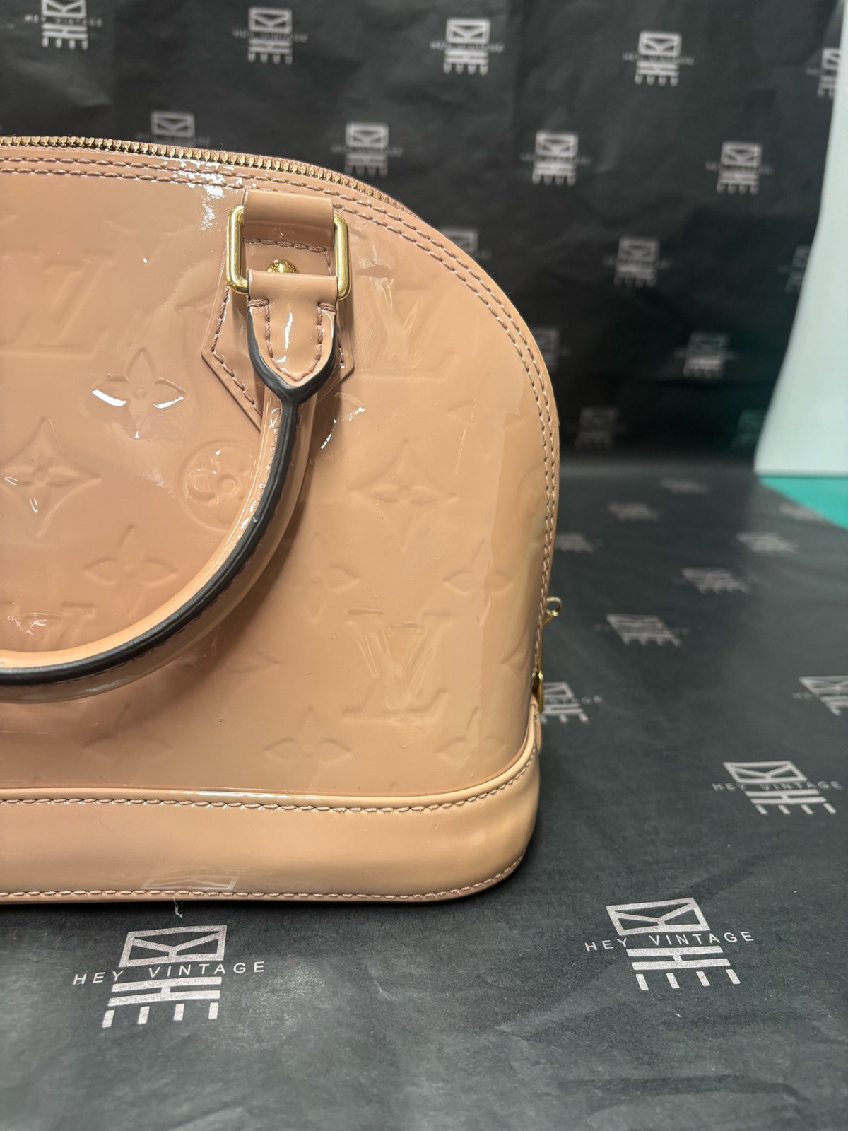 Louis Vuitton - Alma BB - Patent leather - Beige - (mini)