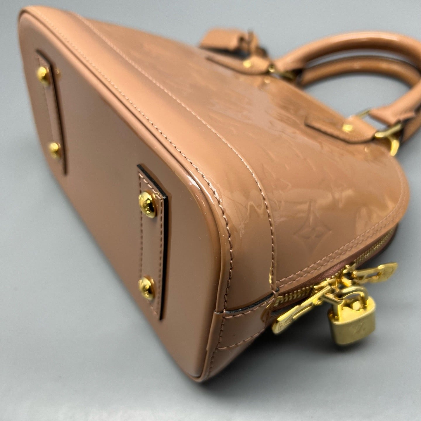 Louis Vuitton - Alma BB - Patent leather - Beige - (mini)
