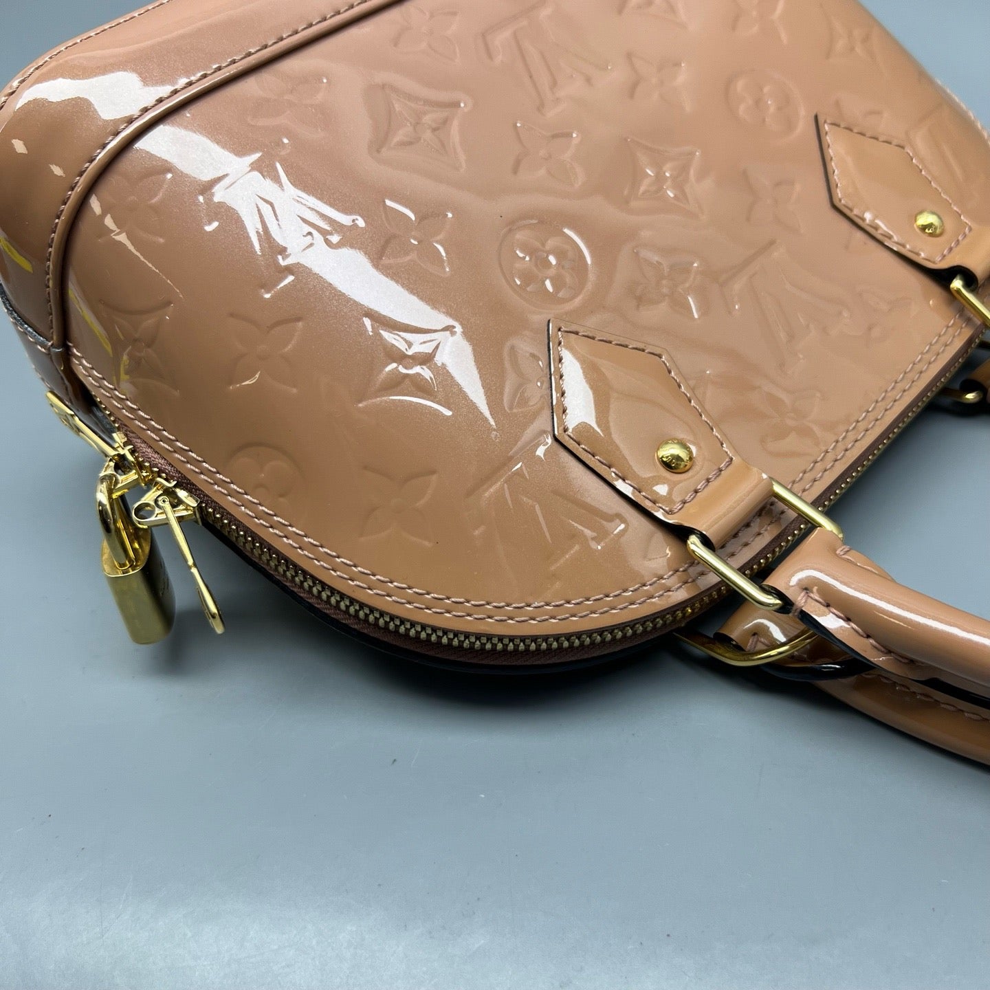 Louis Vuitton - Alma BB - Patent leather - Beige - (mini)