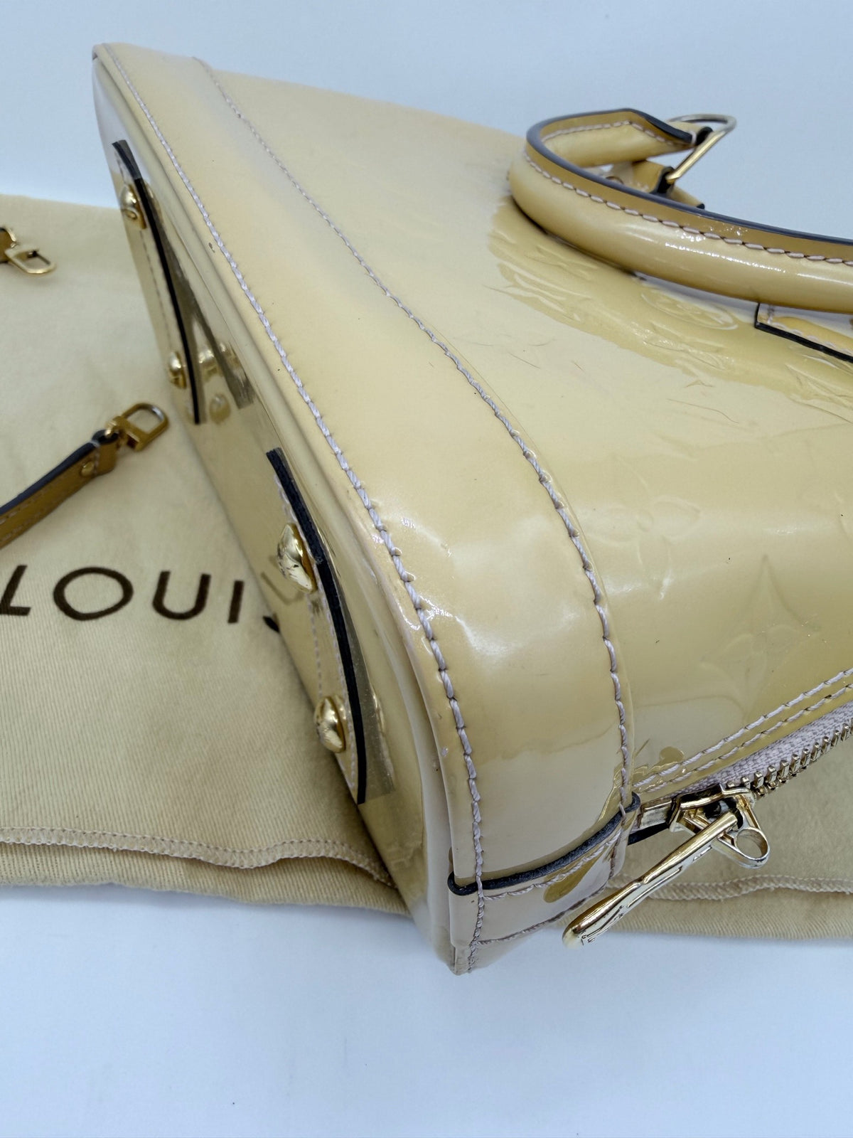 Louis Vuitton - Alma BB - Patent leather - Beige - (Small)