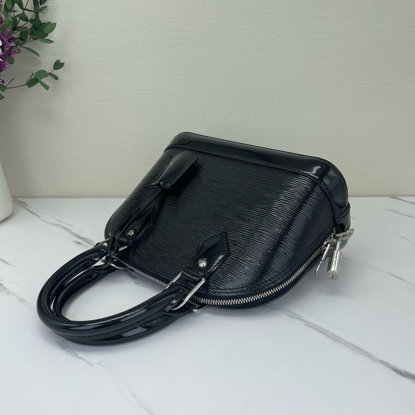 Louis Vuitton - Alma BB - Patent leather - Black - (mini)