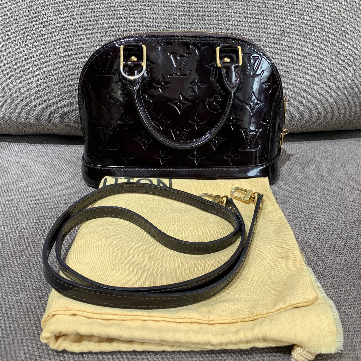 Louis Vuitton - Alma BB - Patent leather - Burgundy - (mini)