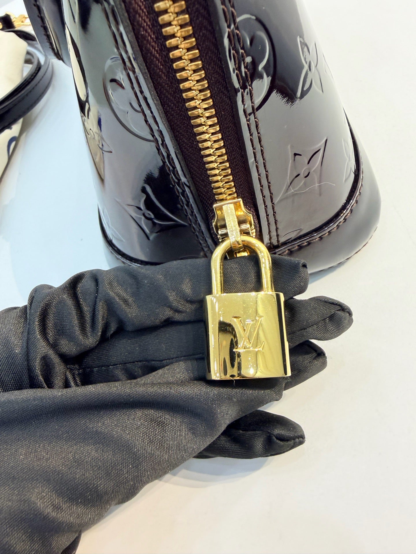 Louis Vuitton - Alma BB - Patent leather - Burgundy - (mini)