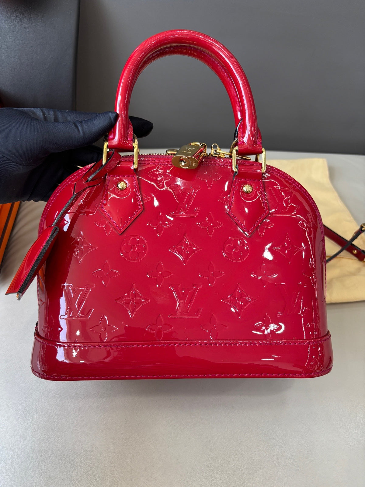 Louis Vuitton - Alma BB - Patent leather - Red - (small)