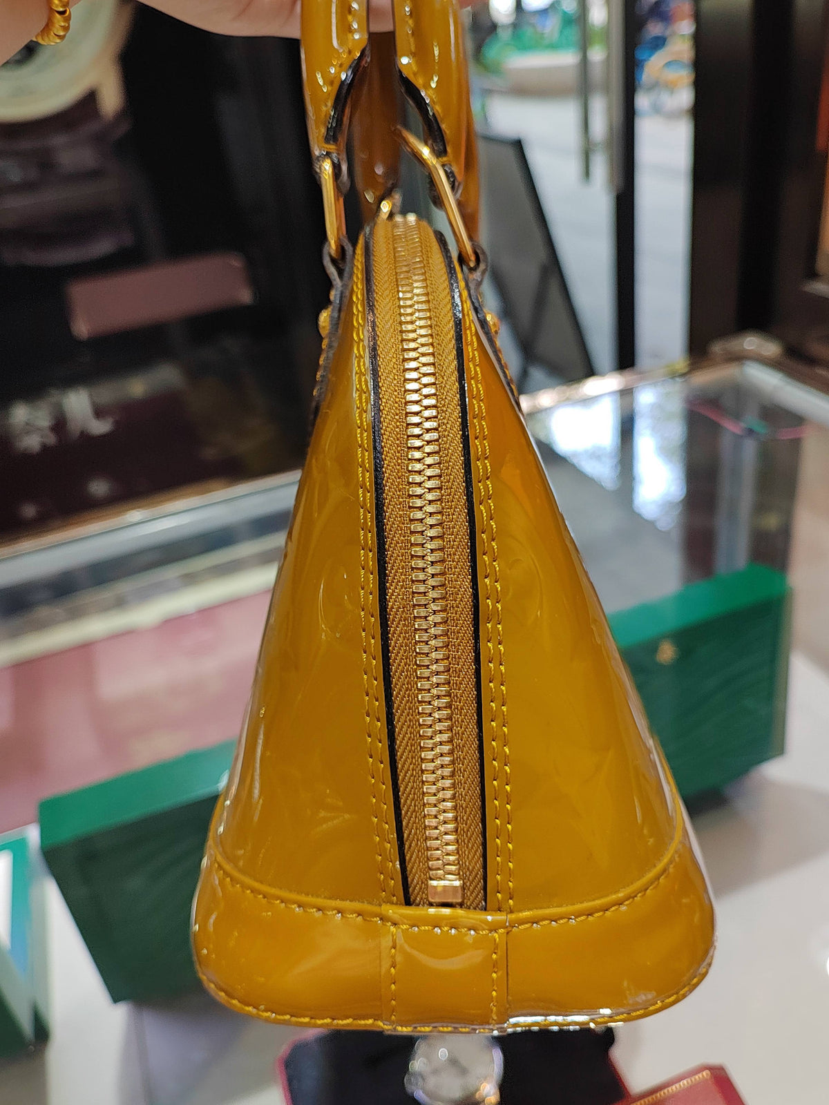 Louis Vuitton - Alma BB - Patent leather - Yellow - (mini)