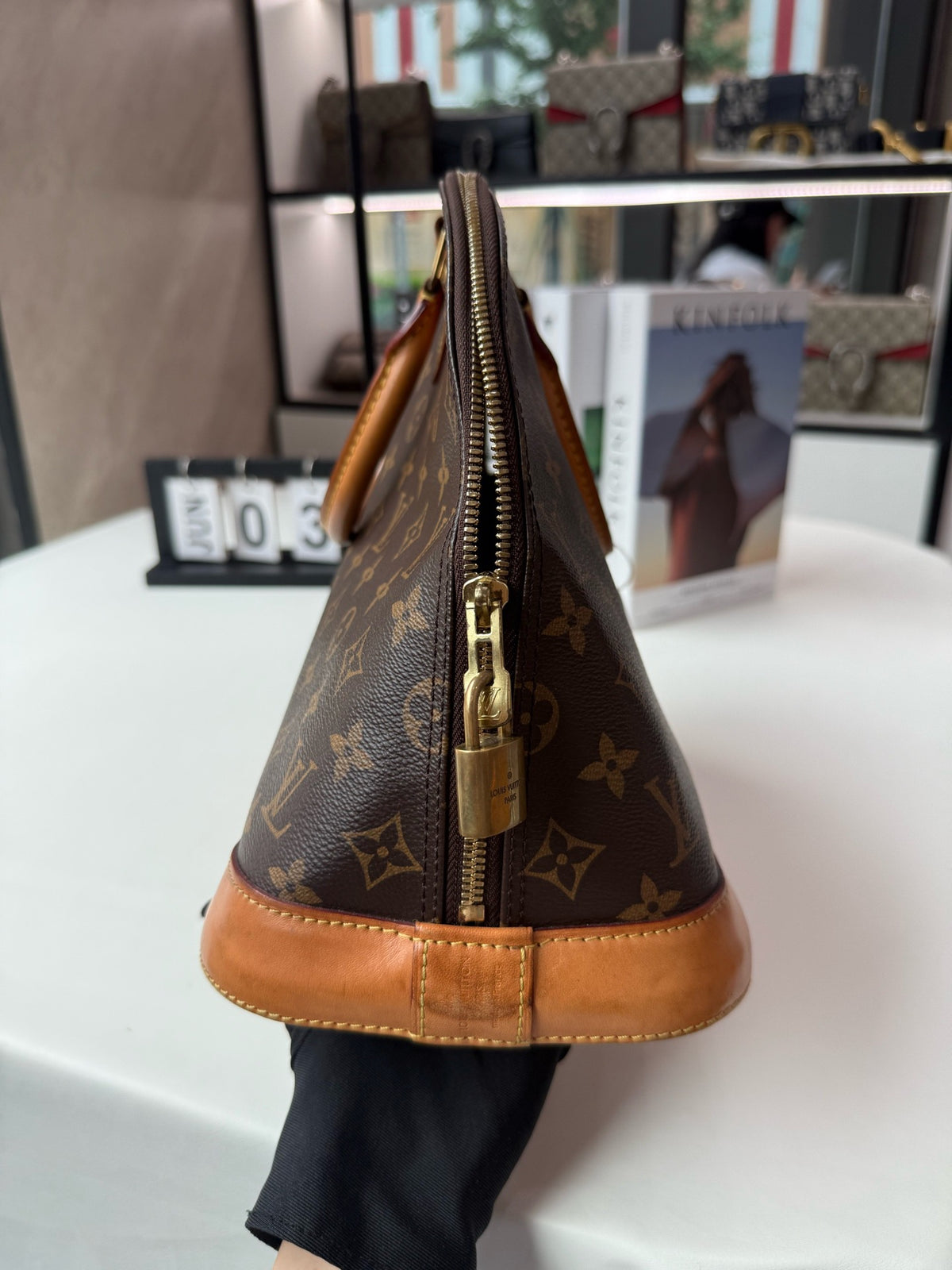 Louis Vuitton - Alma - Cloth - Brown - (large)