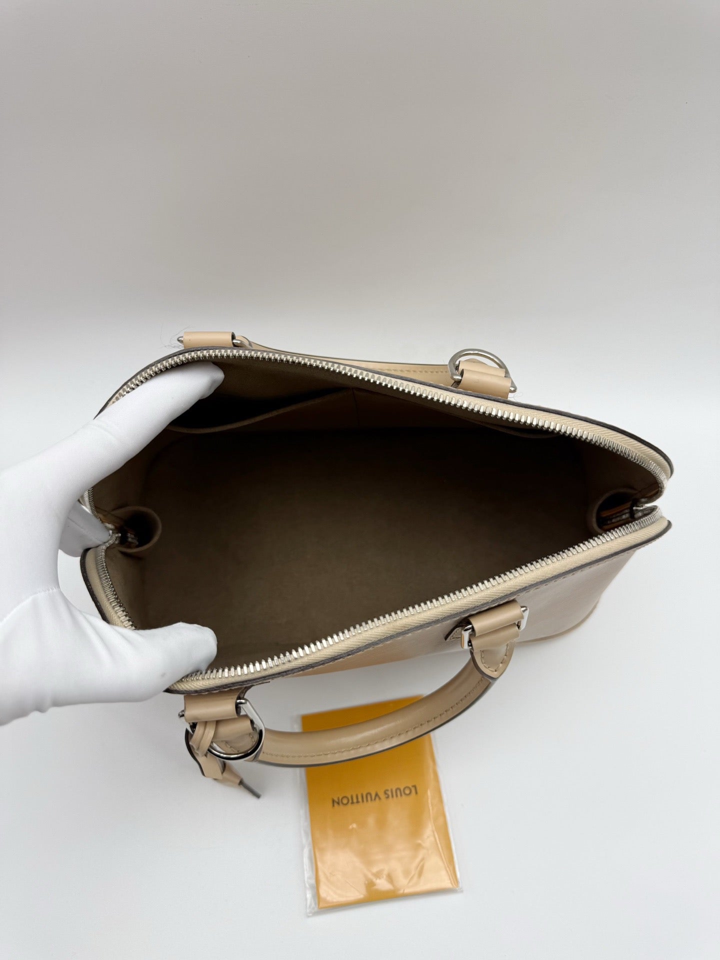 Louis Vuitton - Alma - Epi leather - Beige - (small)