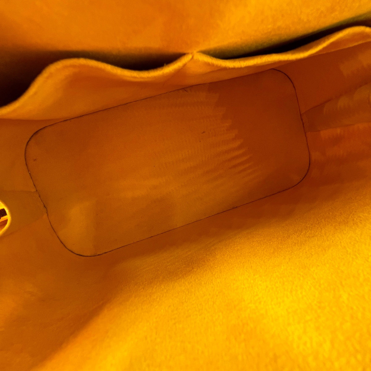 Louis Vuitton - Alma Epi Medium - Leather - Yellow - (medium)