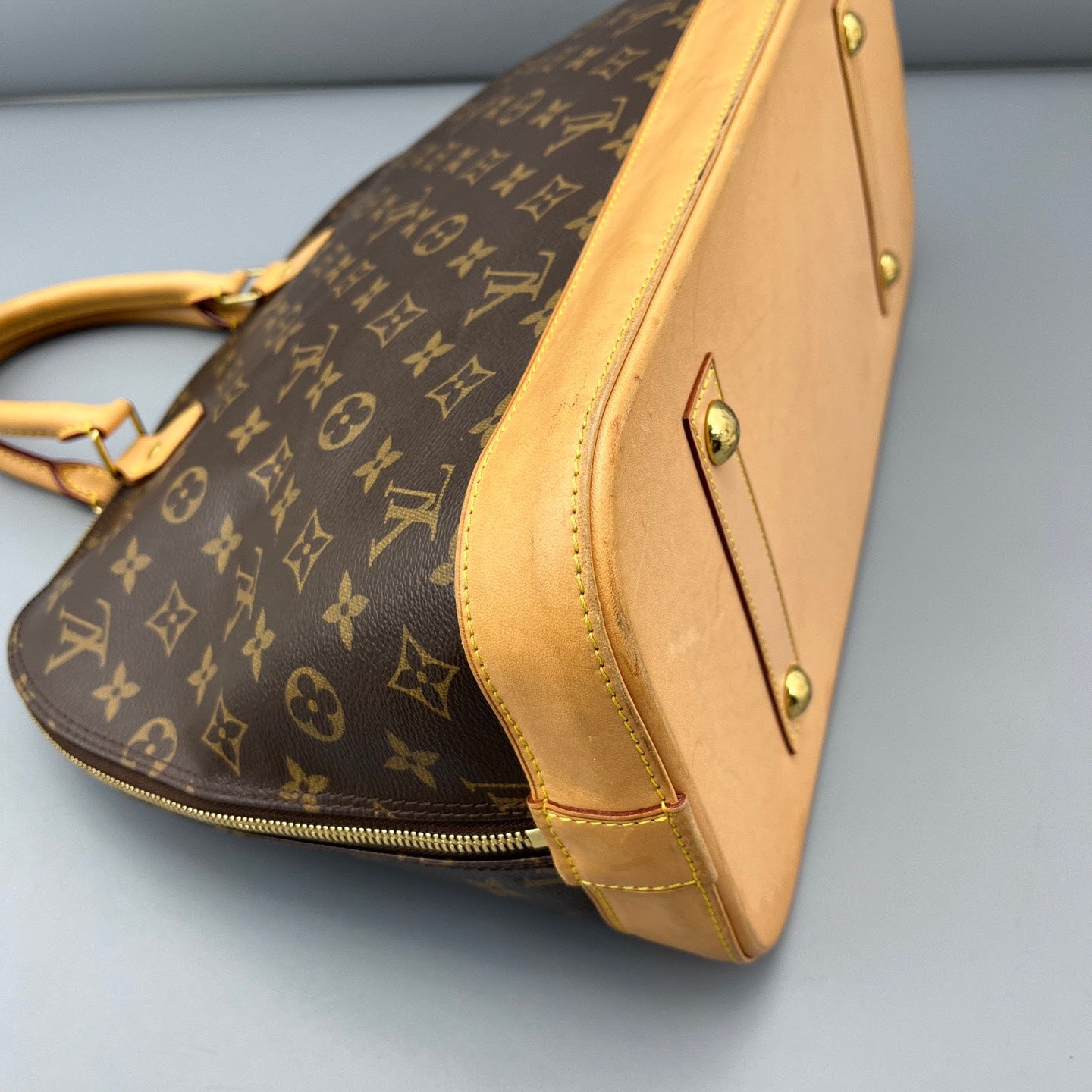 Louis Vuitton - Alma - Leather - Brown - (large)