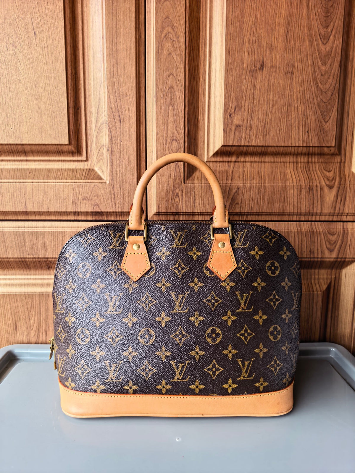 Louis Vuitton - Alma - Leather - Brown - (medium)