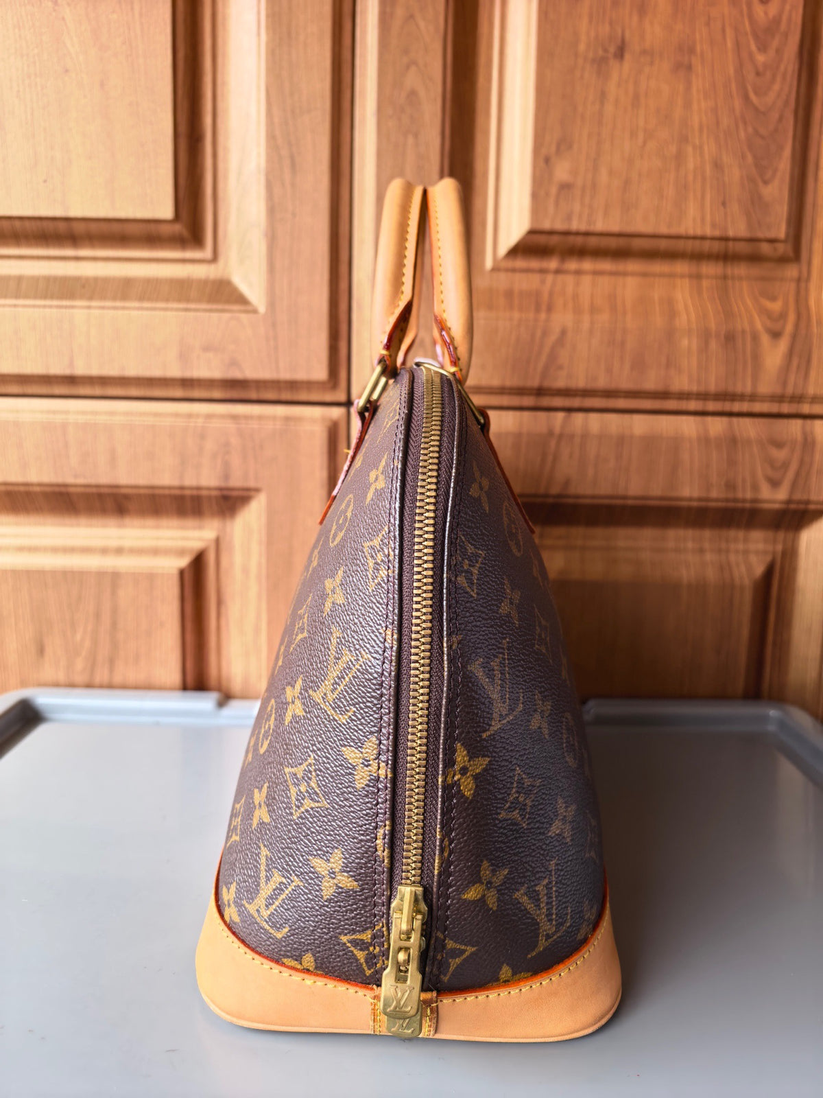 Louis Vuitton - Alma - Leather - Brown - (medium)