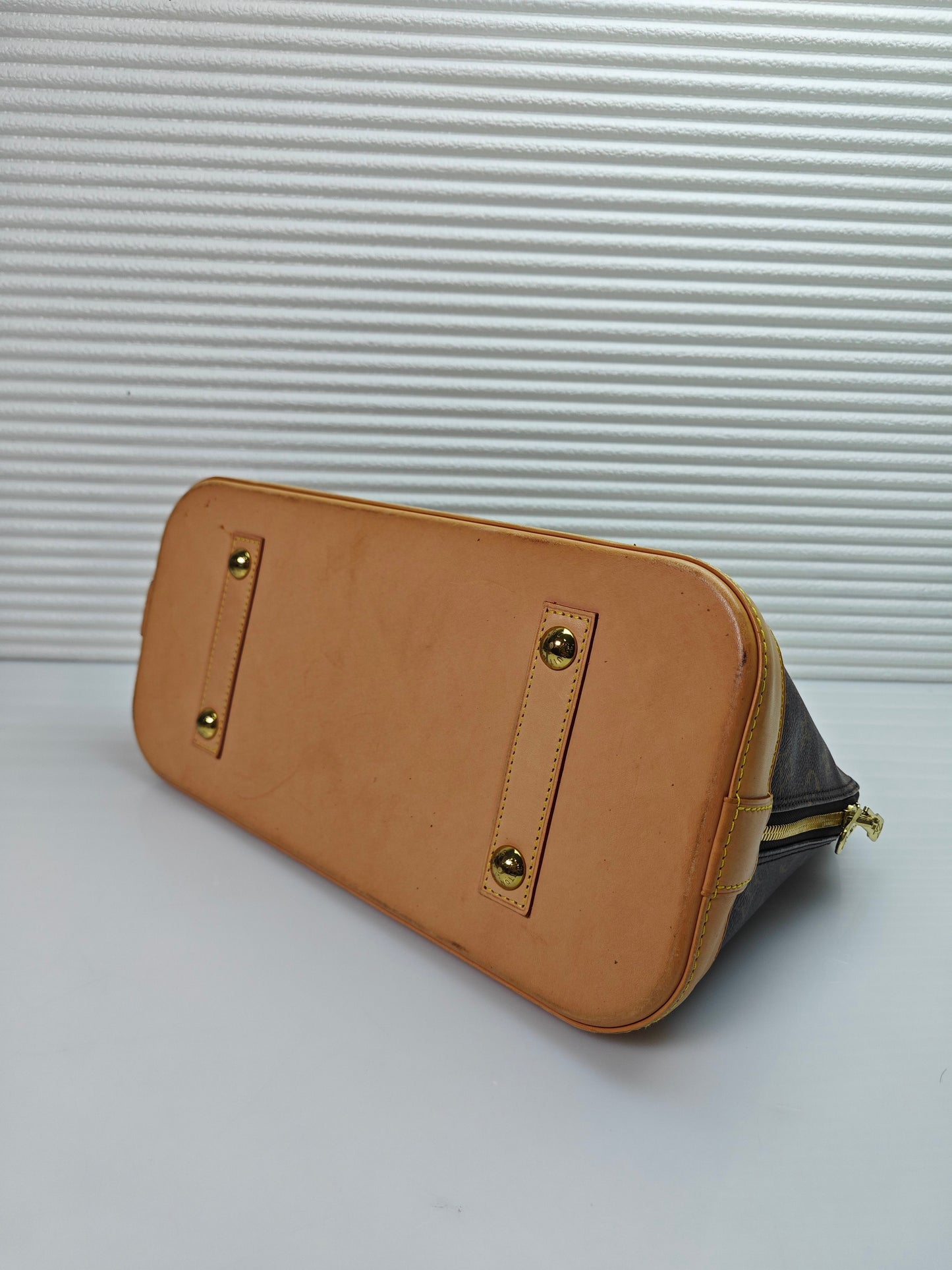 Louis Vuitton - Alma - Leather - Brown - (medium)