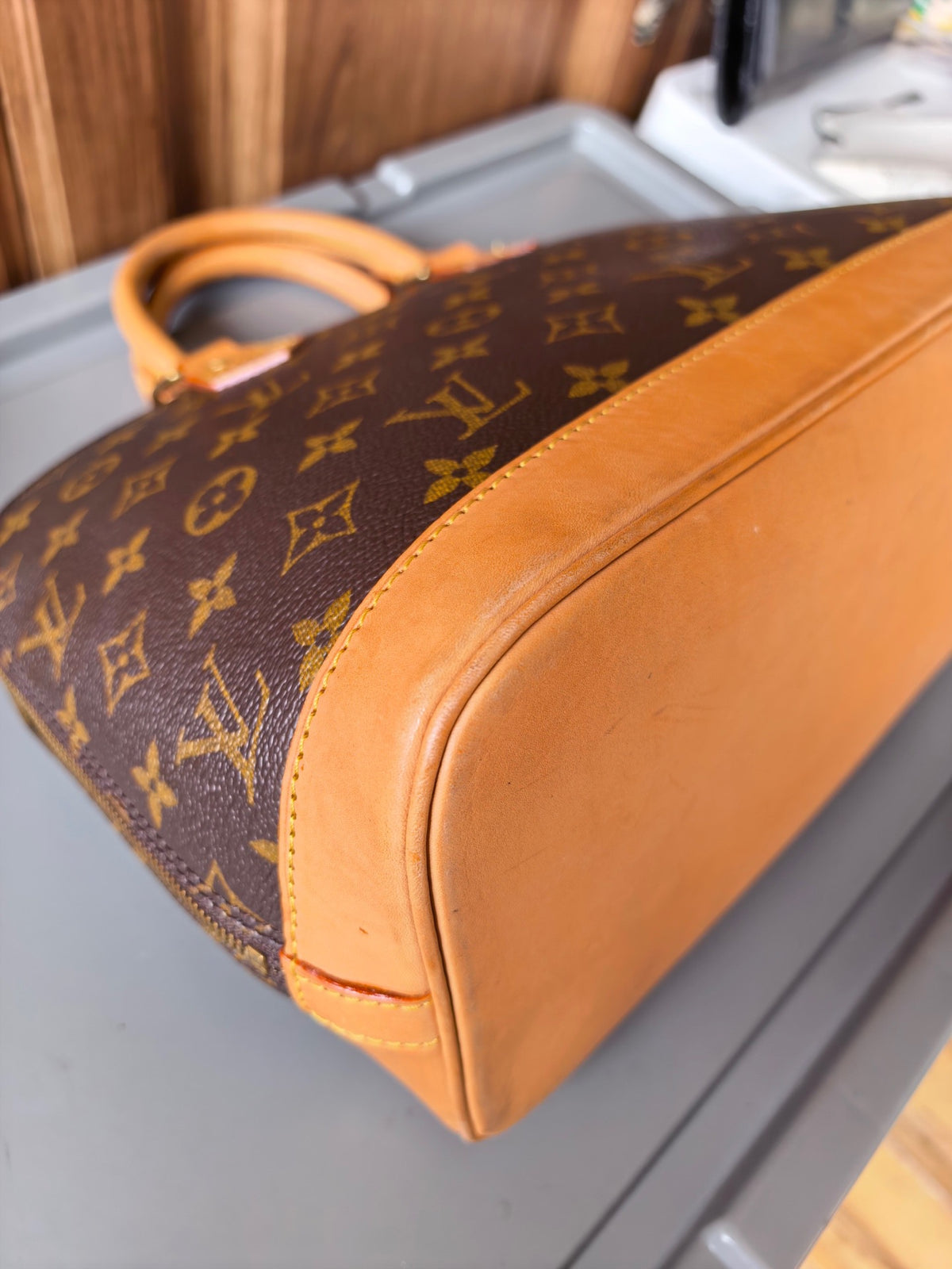 Louis Vuitton - Alma - Leather - Brown - (medium)