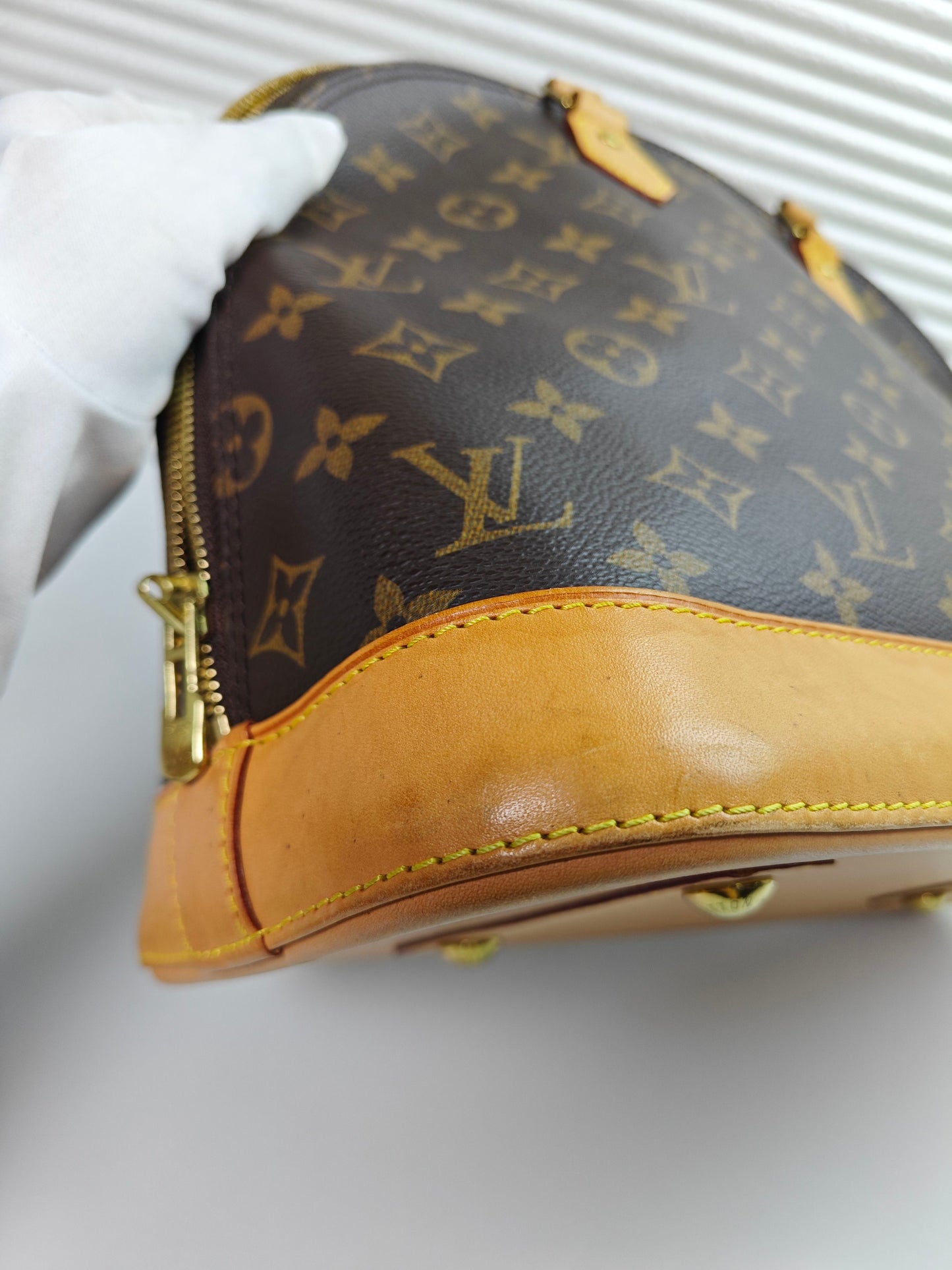 Louis Vuitton - Alma - Leather - Brown - (medium)