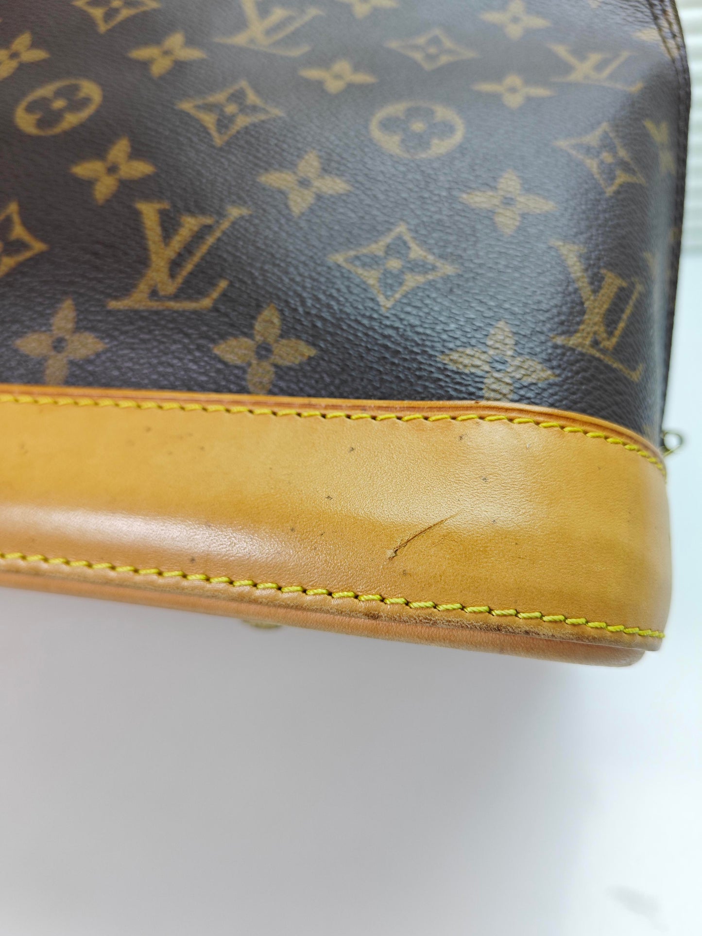 Louis Vuitton - Alma - Leather - Brown - (medium)